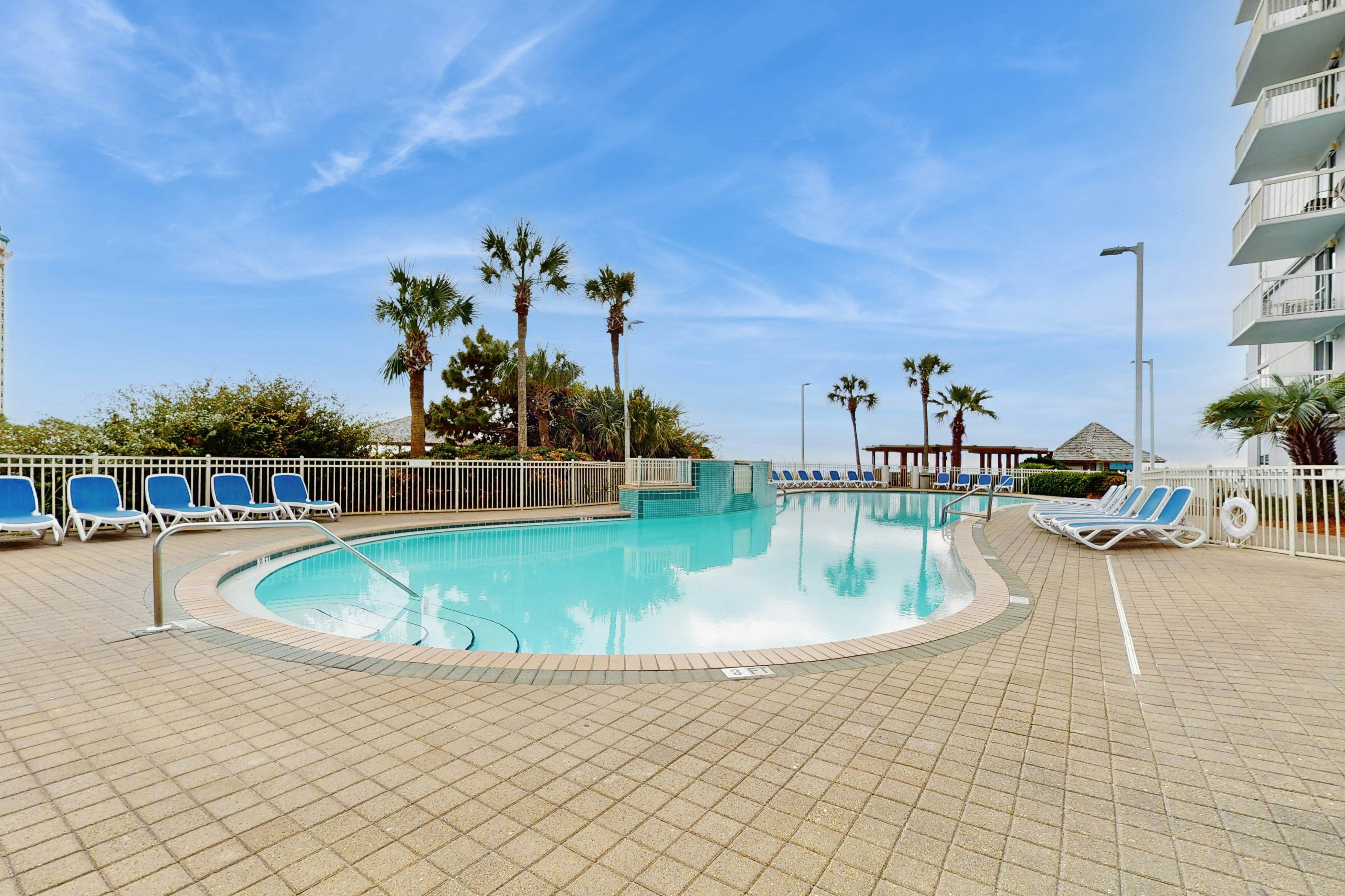 Pelican Beach Resort 1818