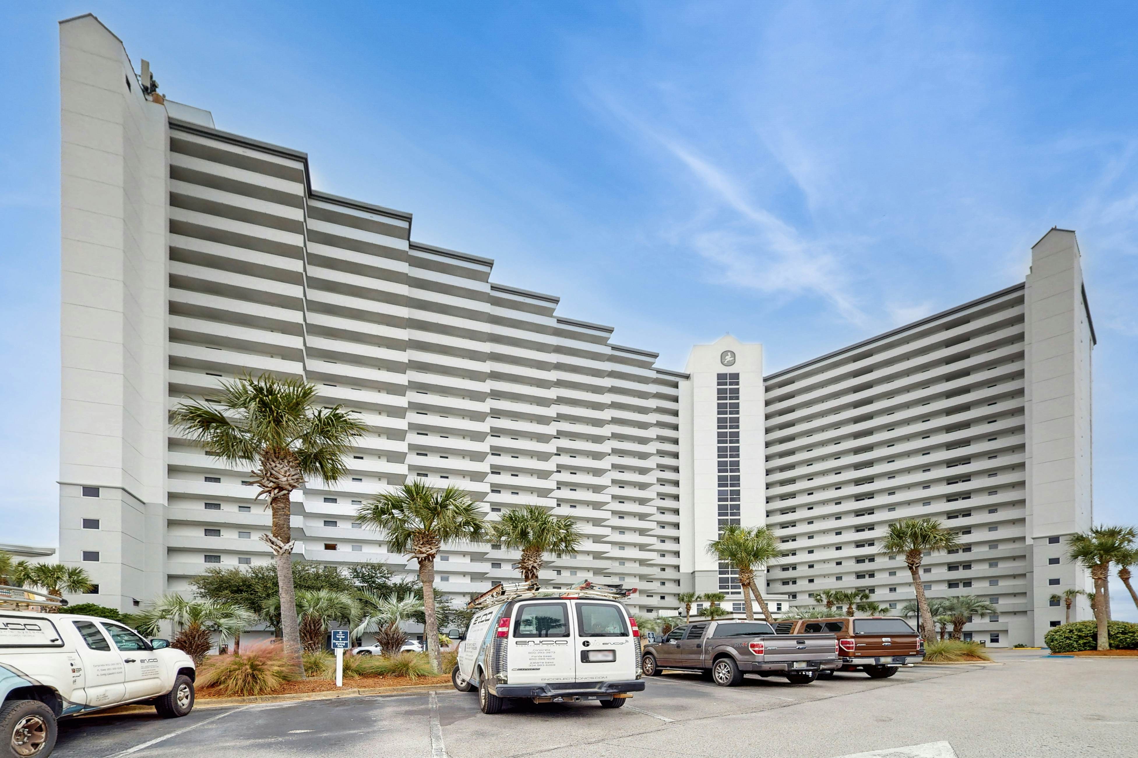 Pelican Beach Resort 1818