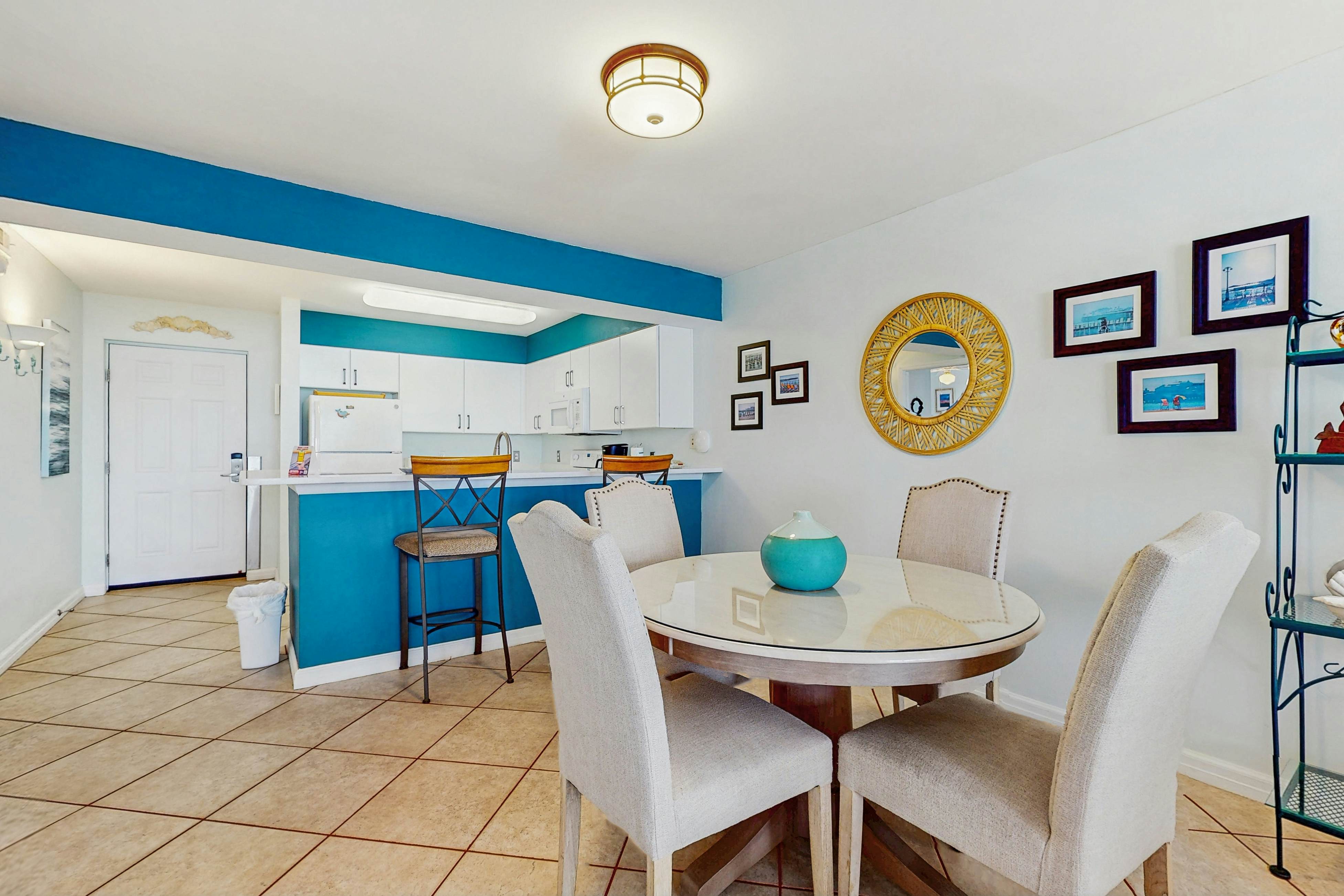 Pelican Beach Resort 1818