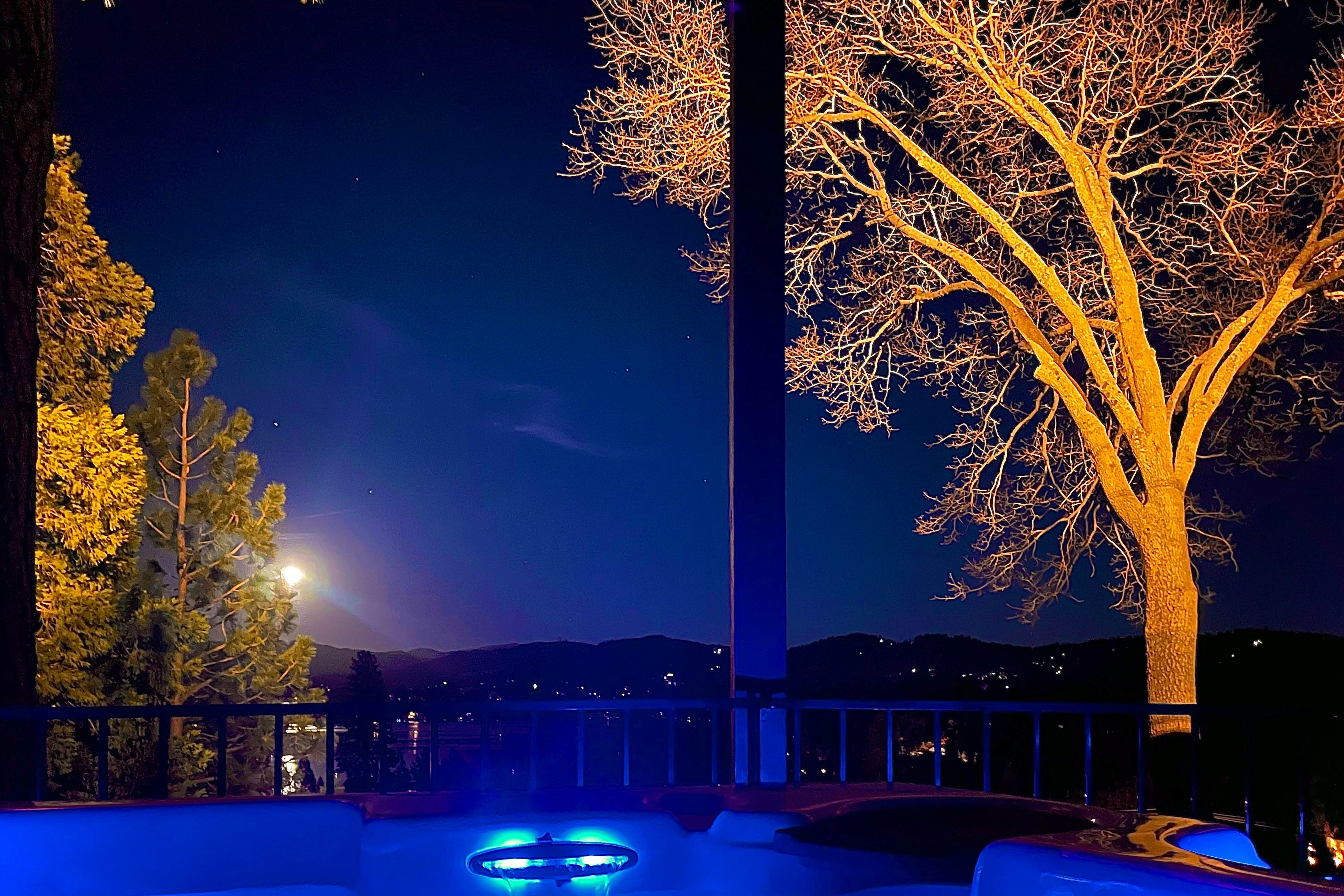 Surreal Feel Lakeview Chalette