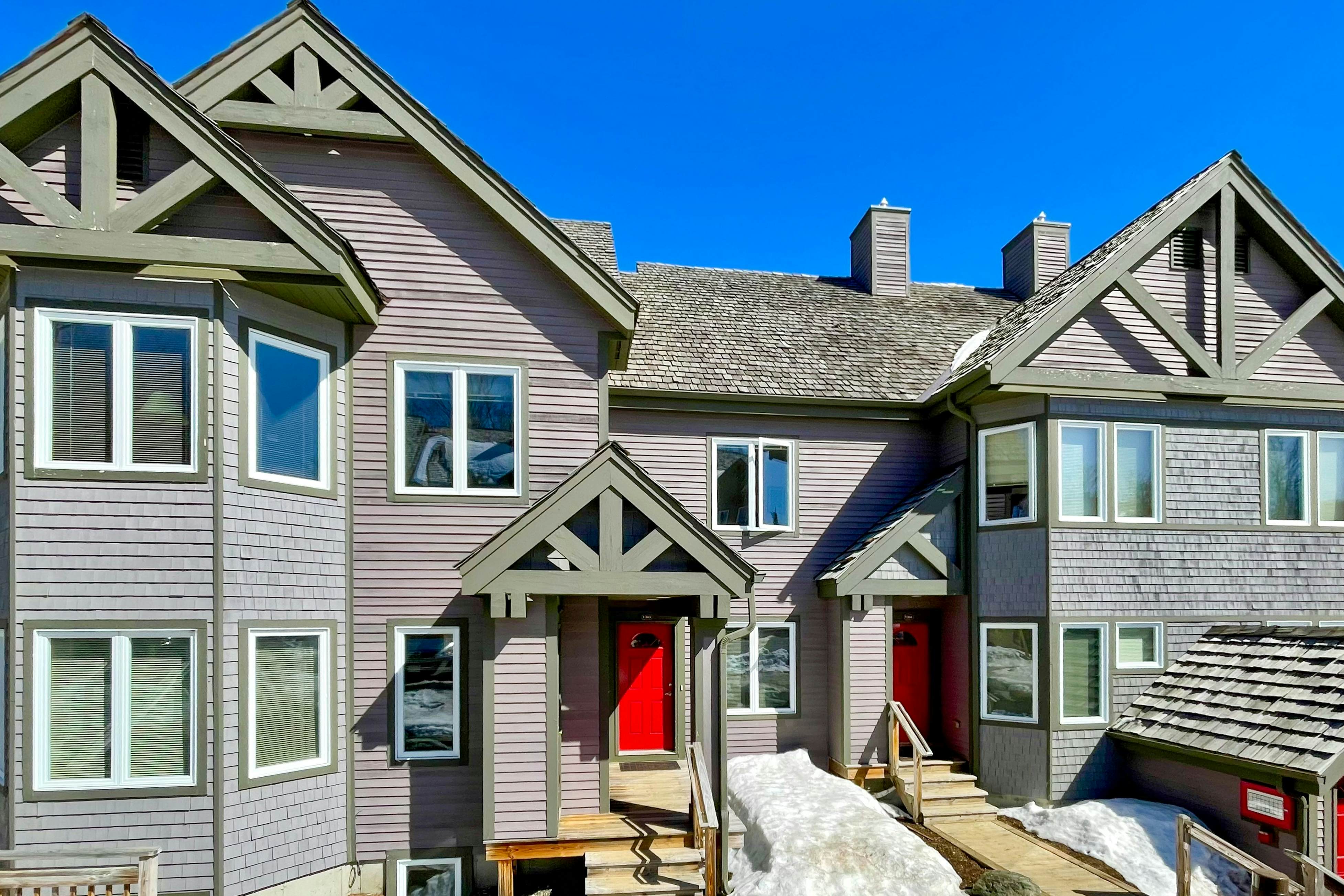 Grammy Jay Getaway #V363