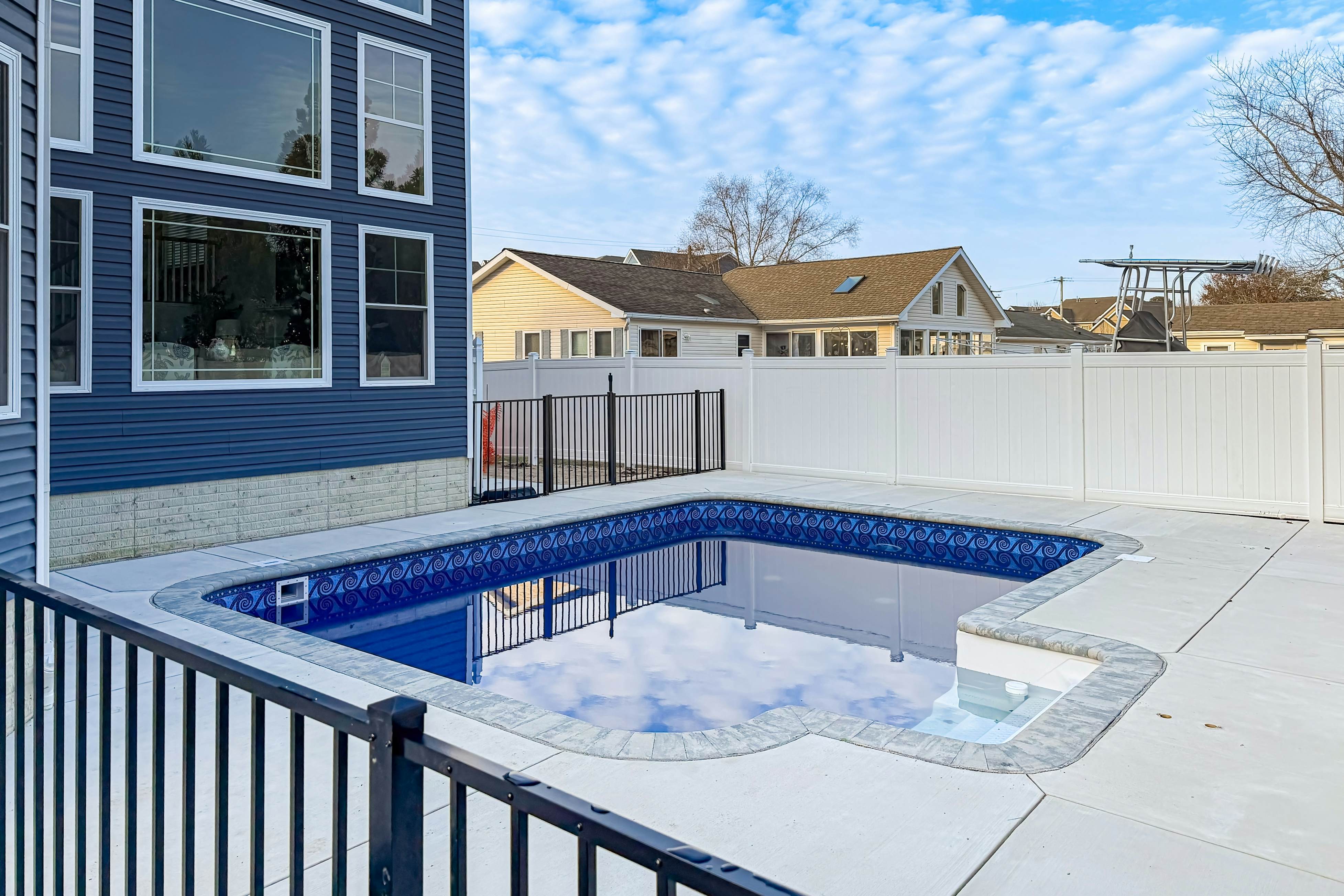 Bay Dreams - 31415 Erie Ave