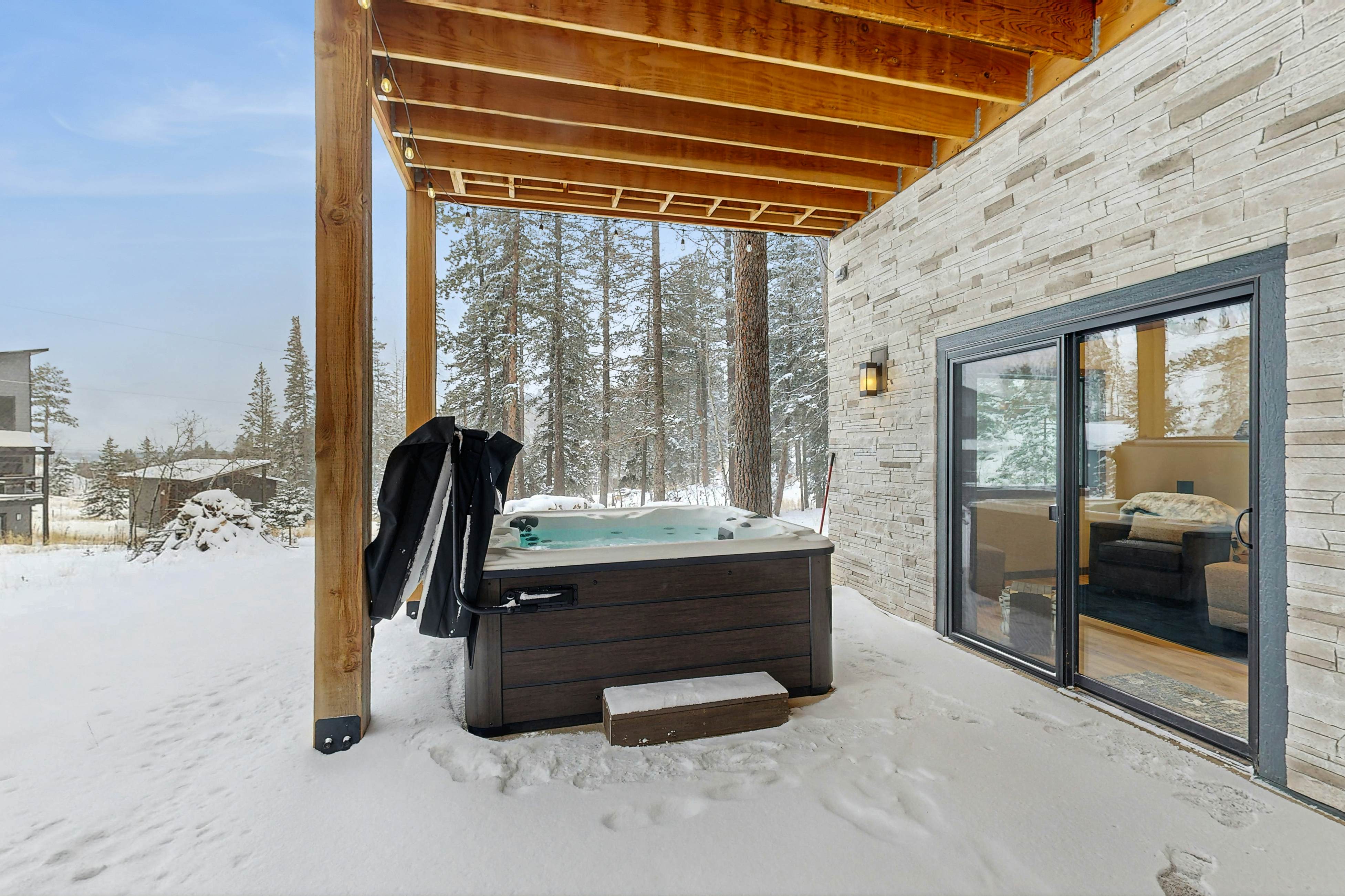 Summer Skjol & Ski Haus