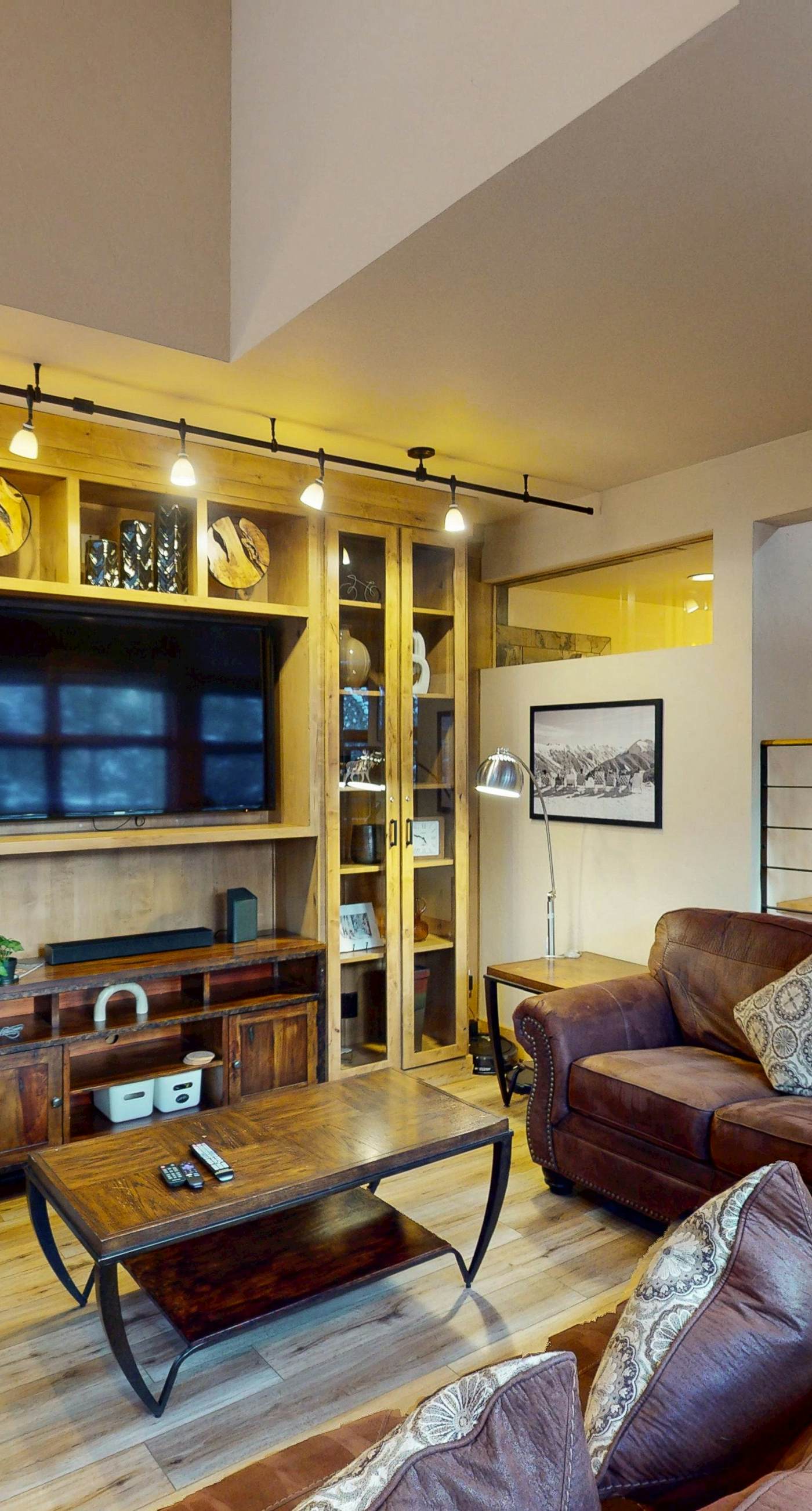 Tenmile Mountain House