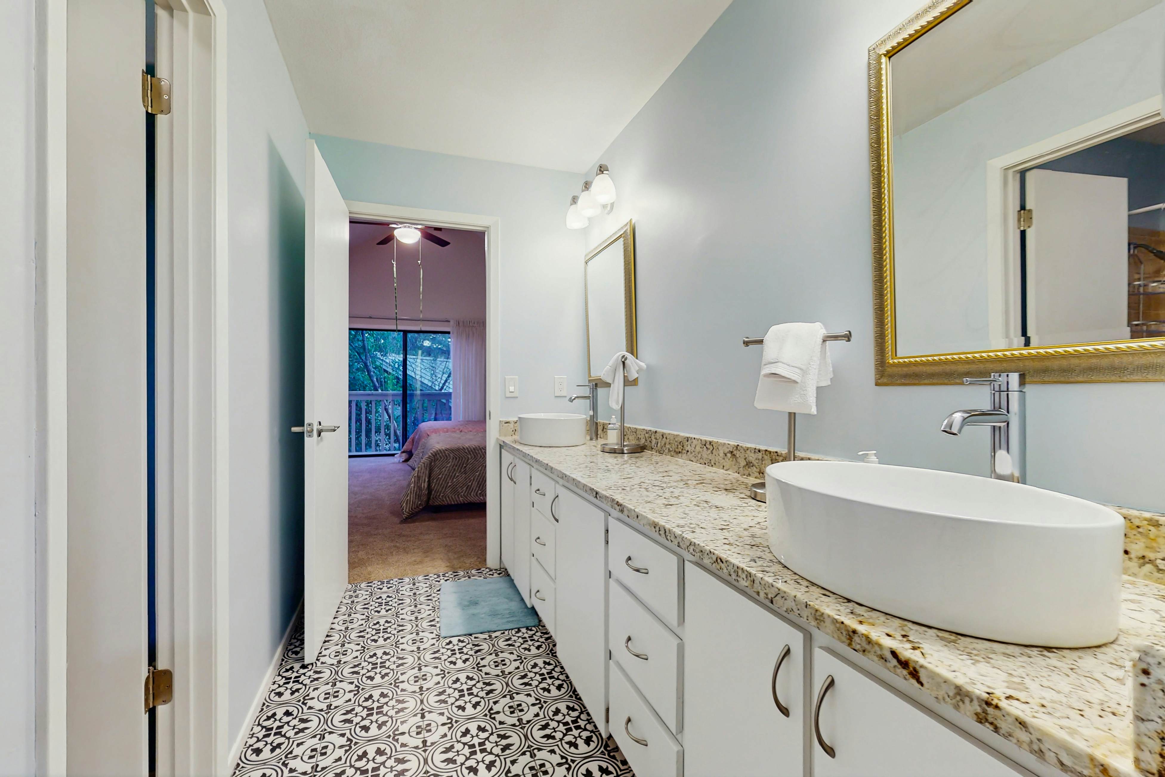 Horseshoe Bay Getaway