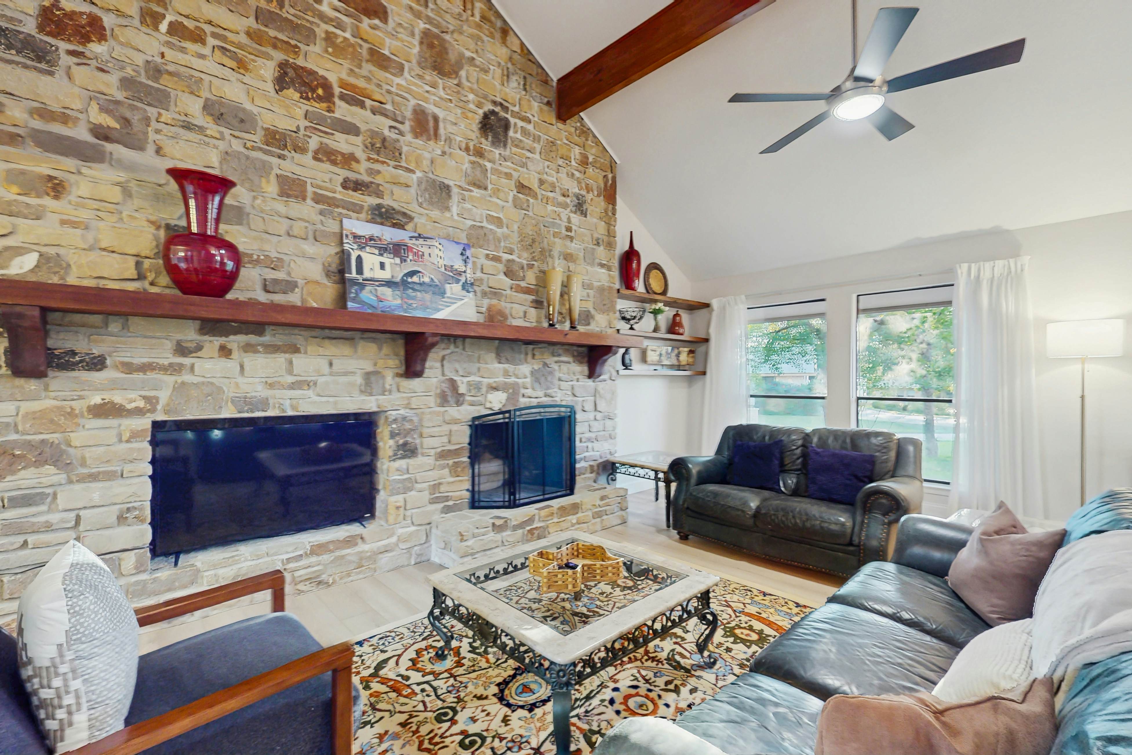 Horseshoe Bay Getaway