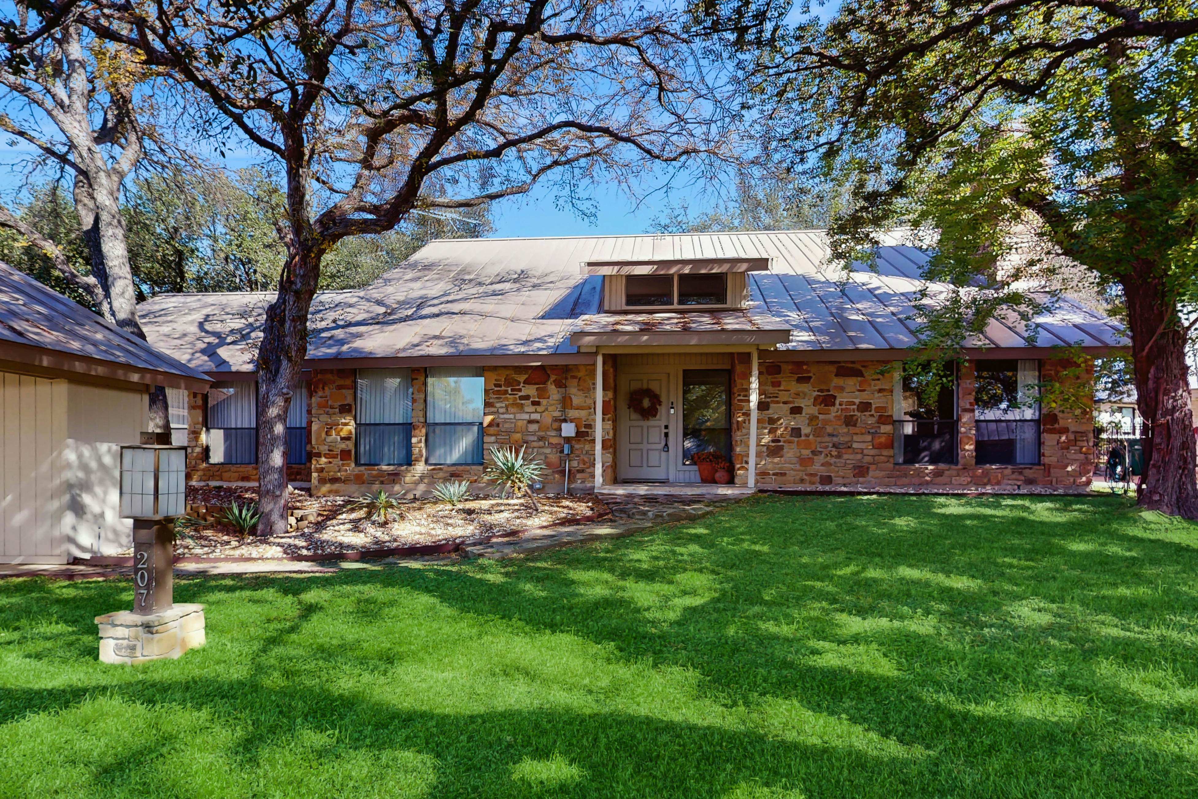 Horseshoe Bay Getaway