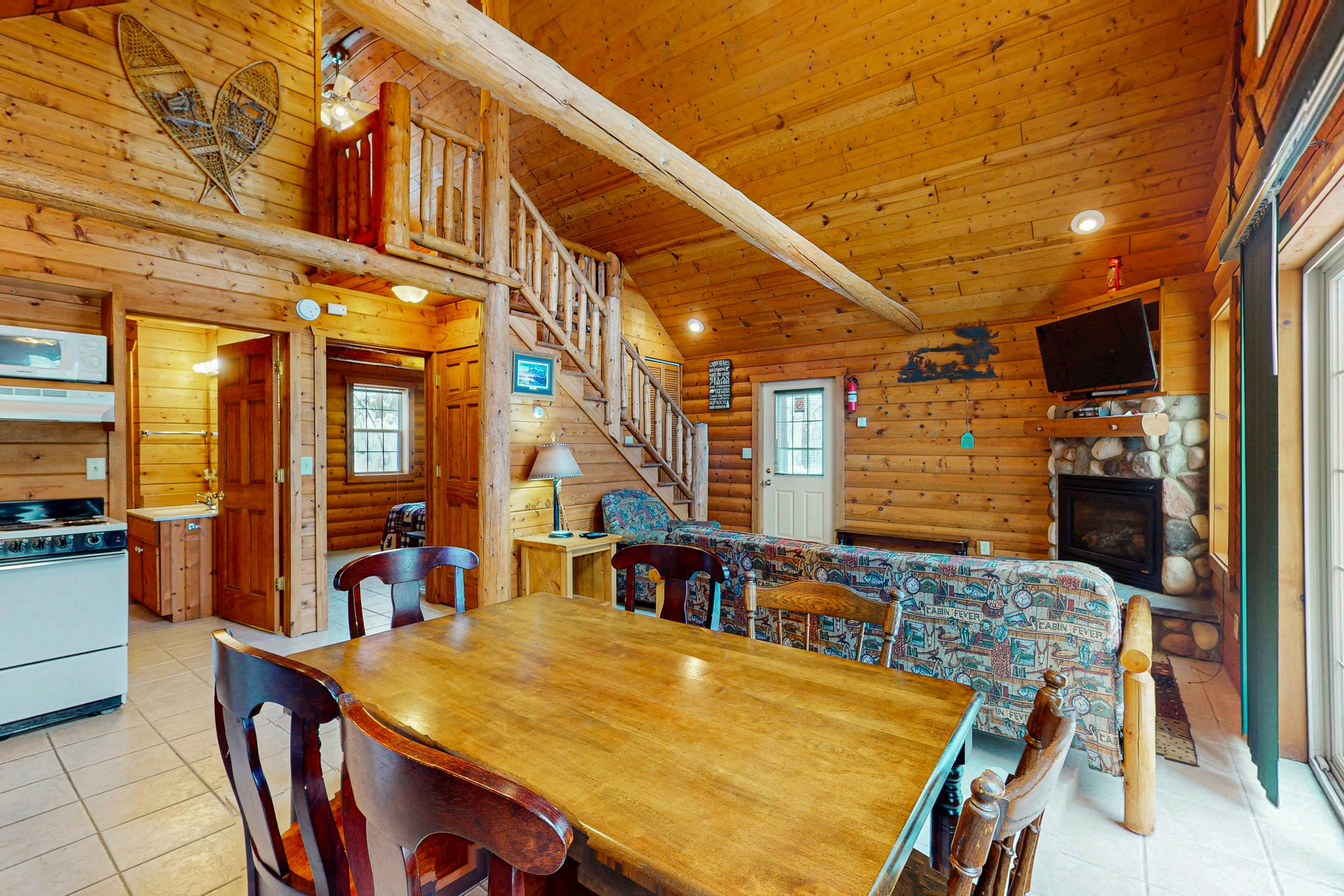 Balsam Ridge Cabin 2- Wolf