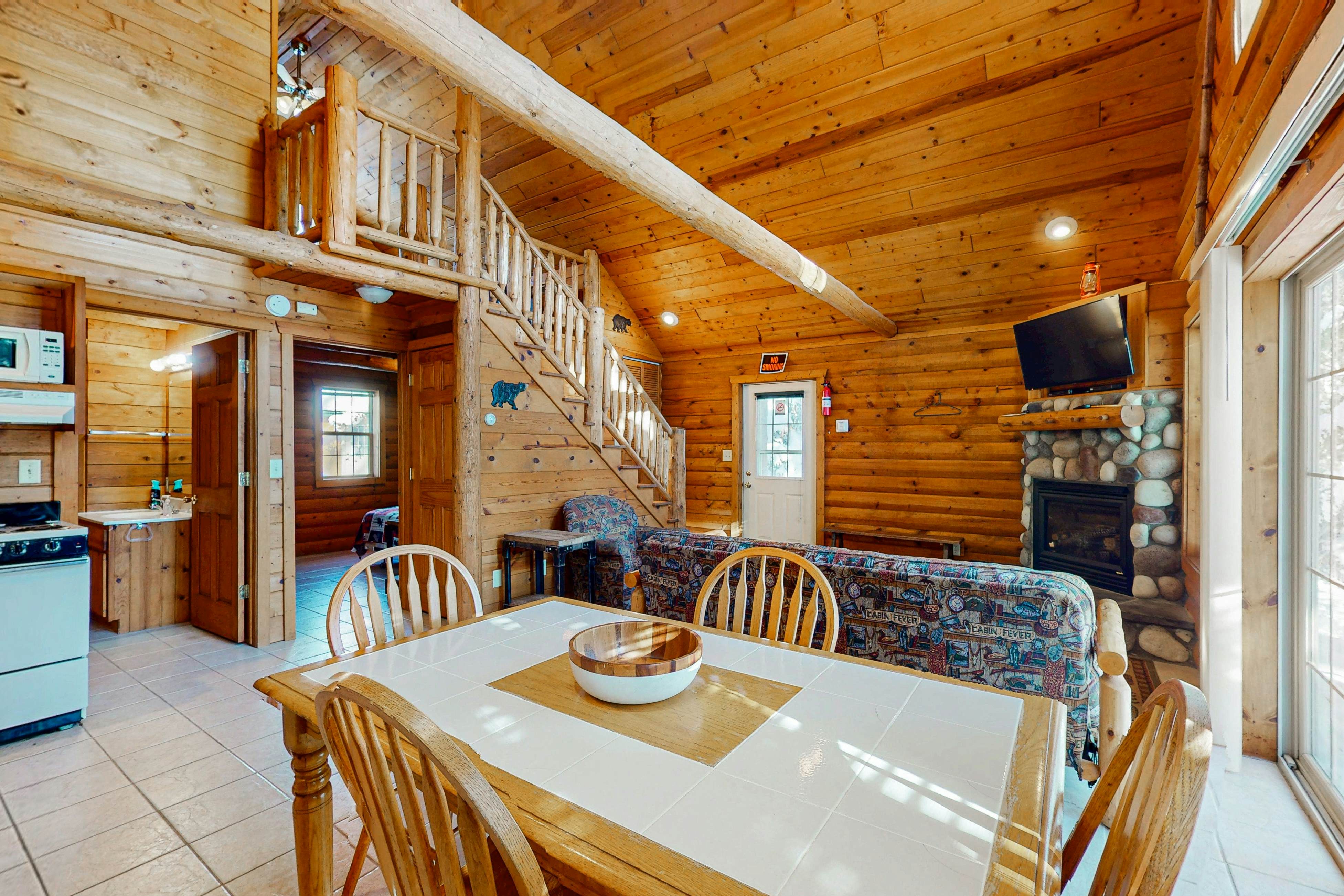 Balsam Ridge Cabin 1- Bear