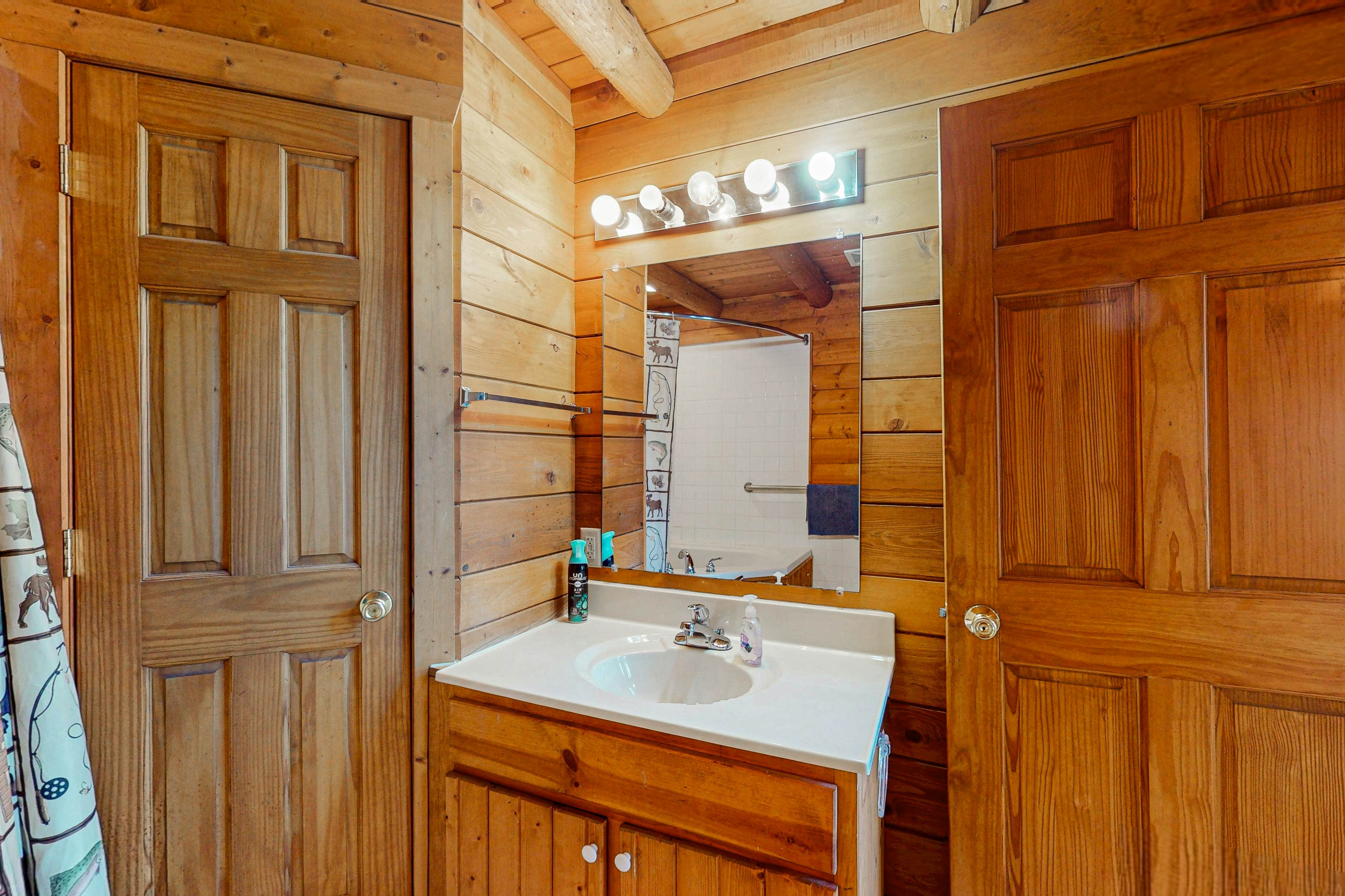 Balsam Ridge Cabin 1- Bear