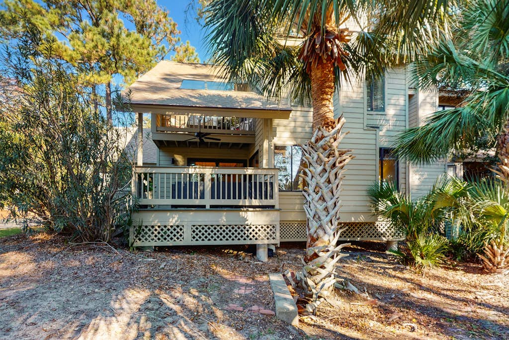 18th fairway golf-front condo with pool — Hilton Head, SC — vacation rental