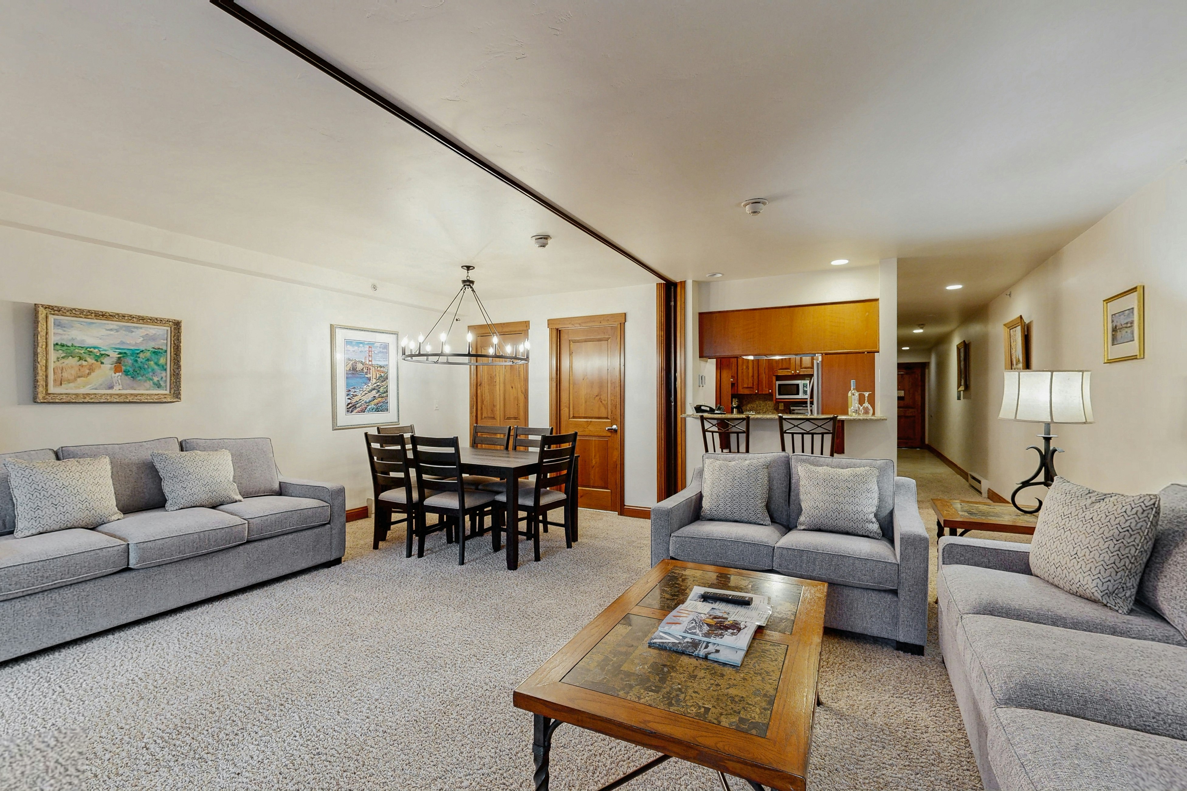 Lion Square Lodge North 292