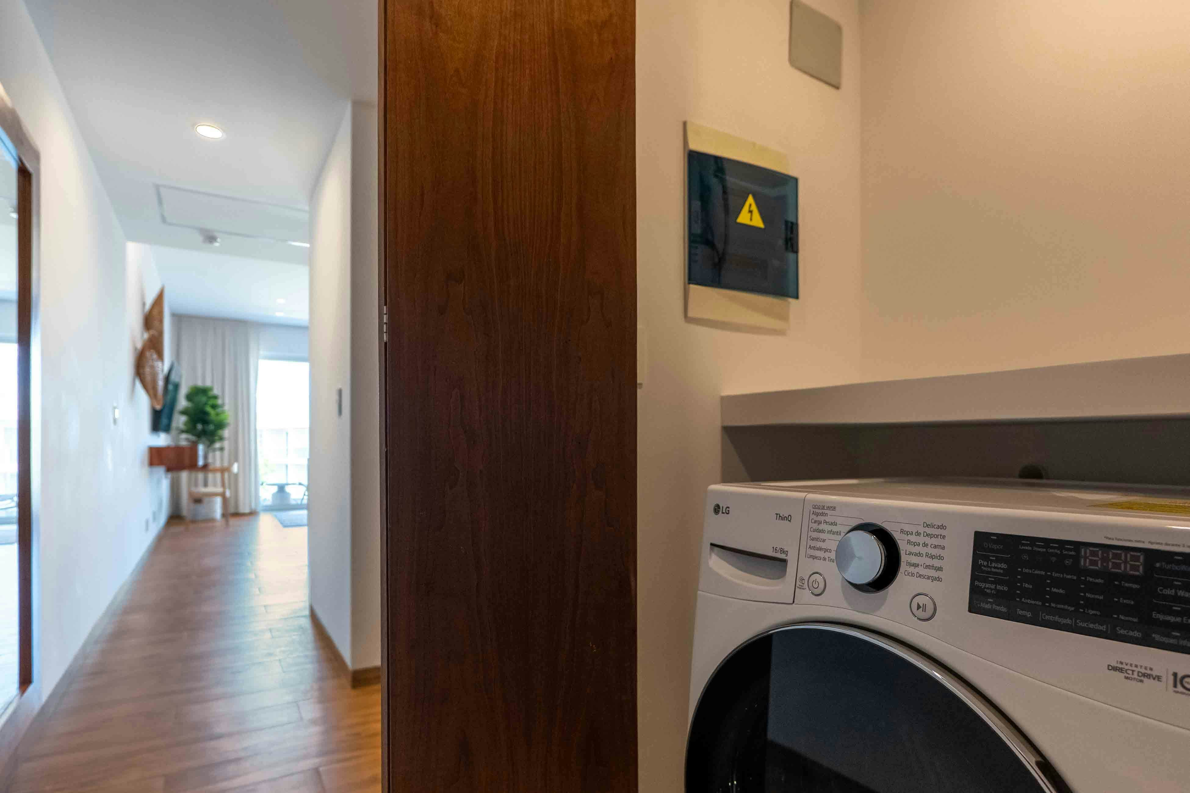 The Sandstone Nest TL C303