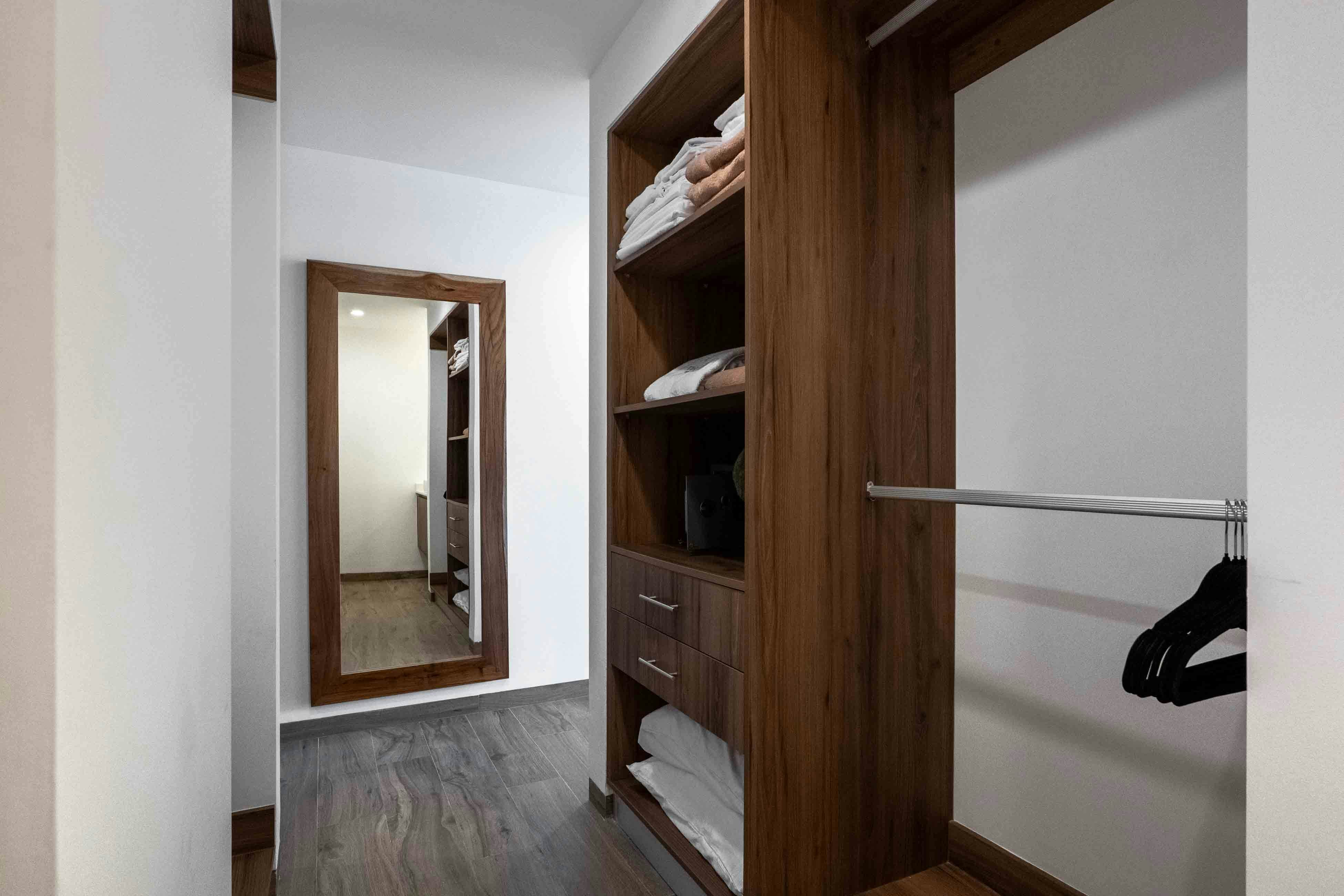 The Sandstone Nest TL C303