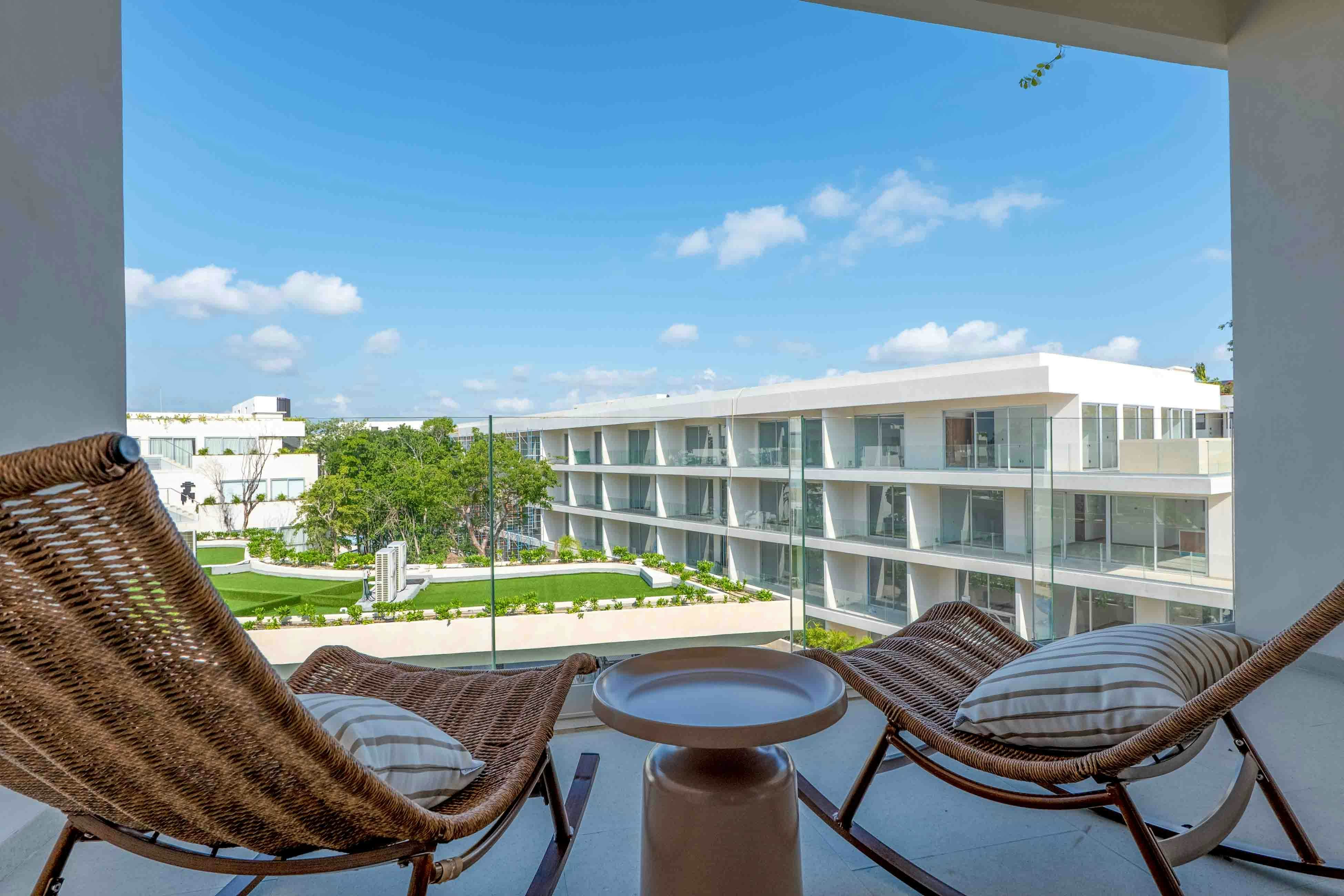 The Sandstone Nest TL C303