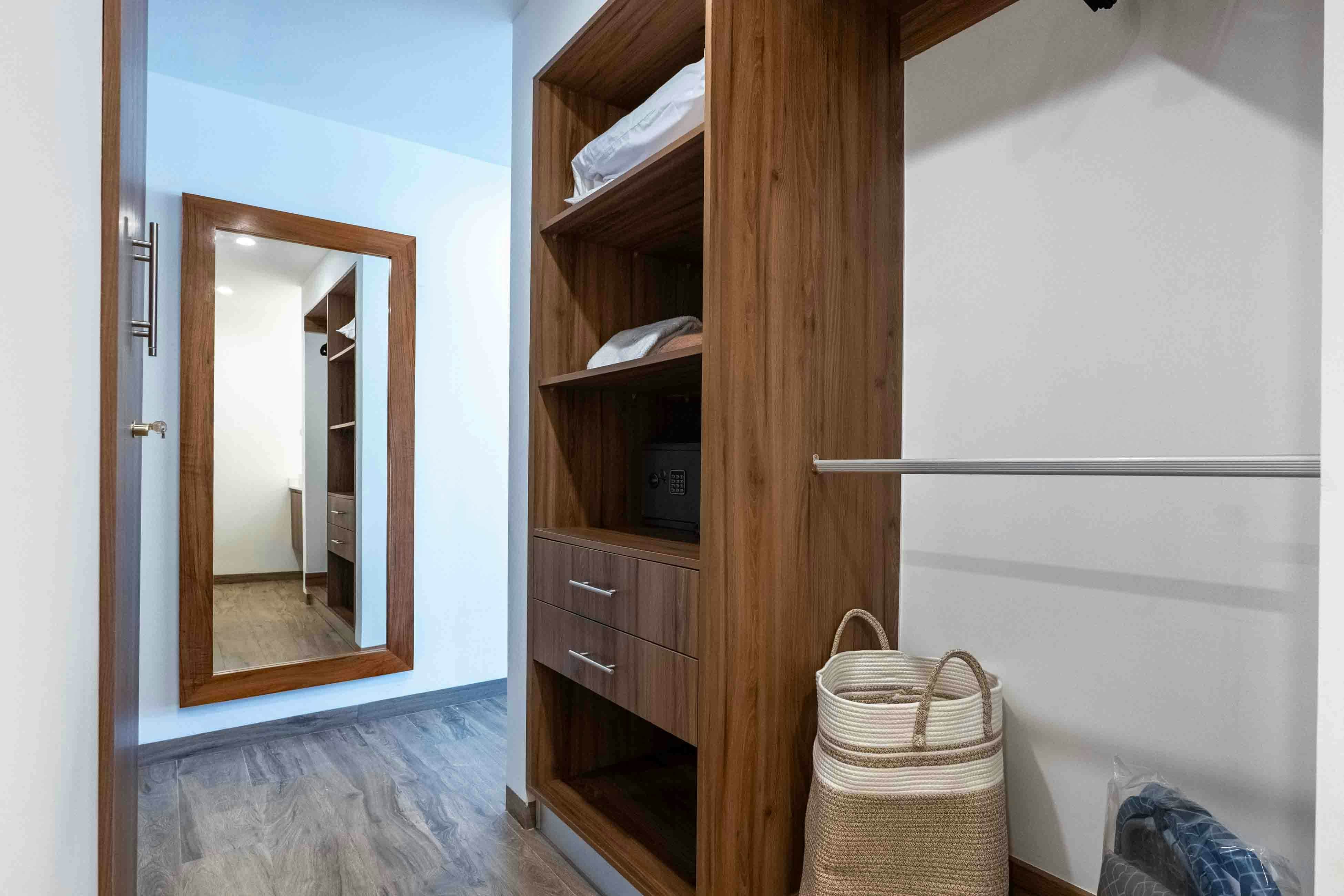 Serenity Sol Studio TL C204