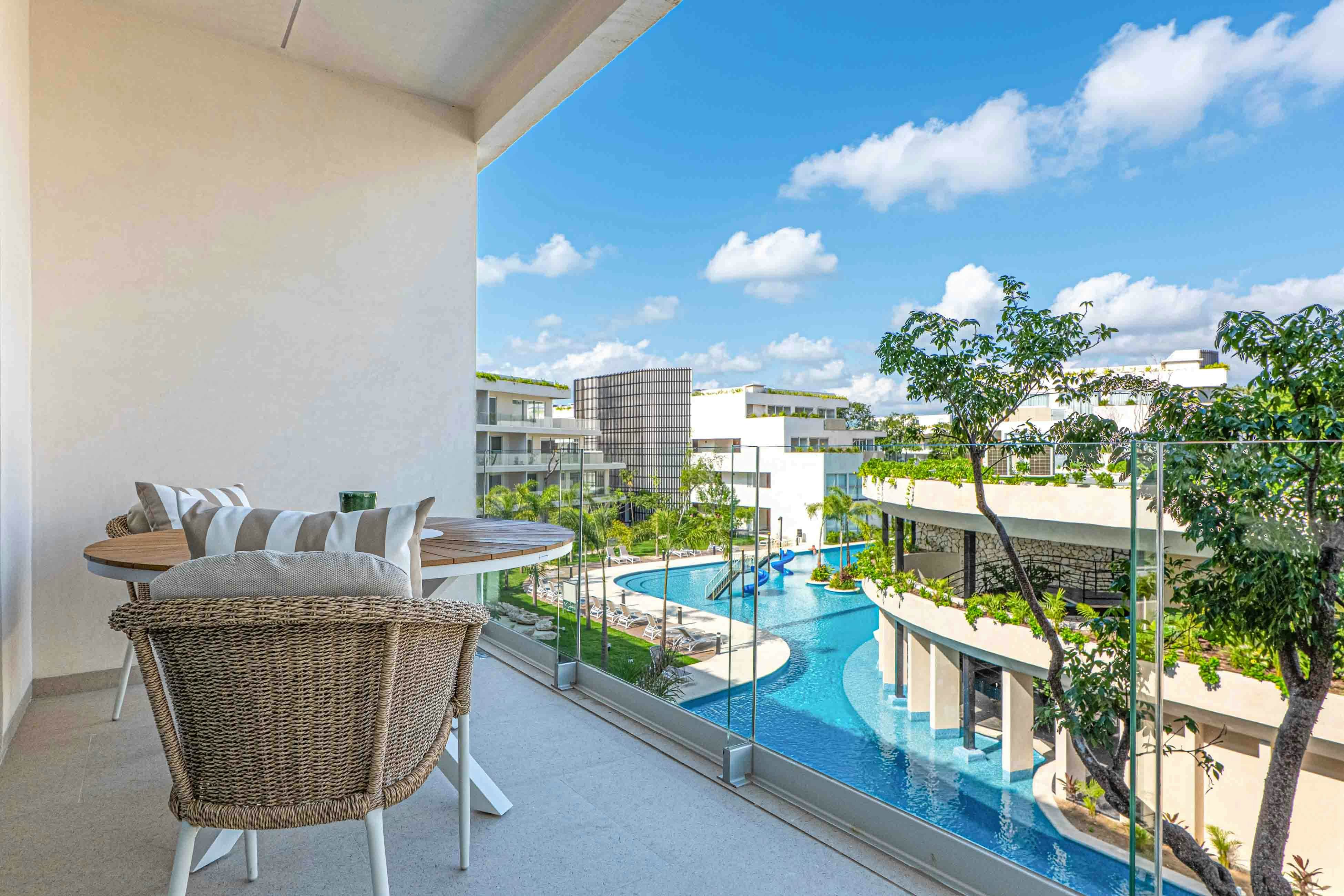 Serenity Sol Studio TL C204