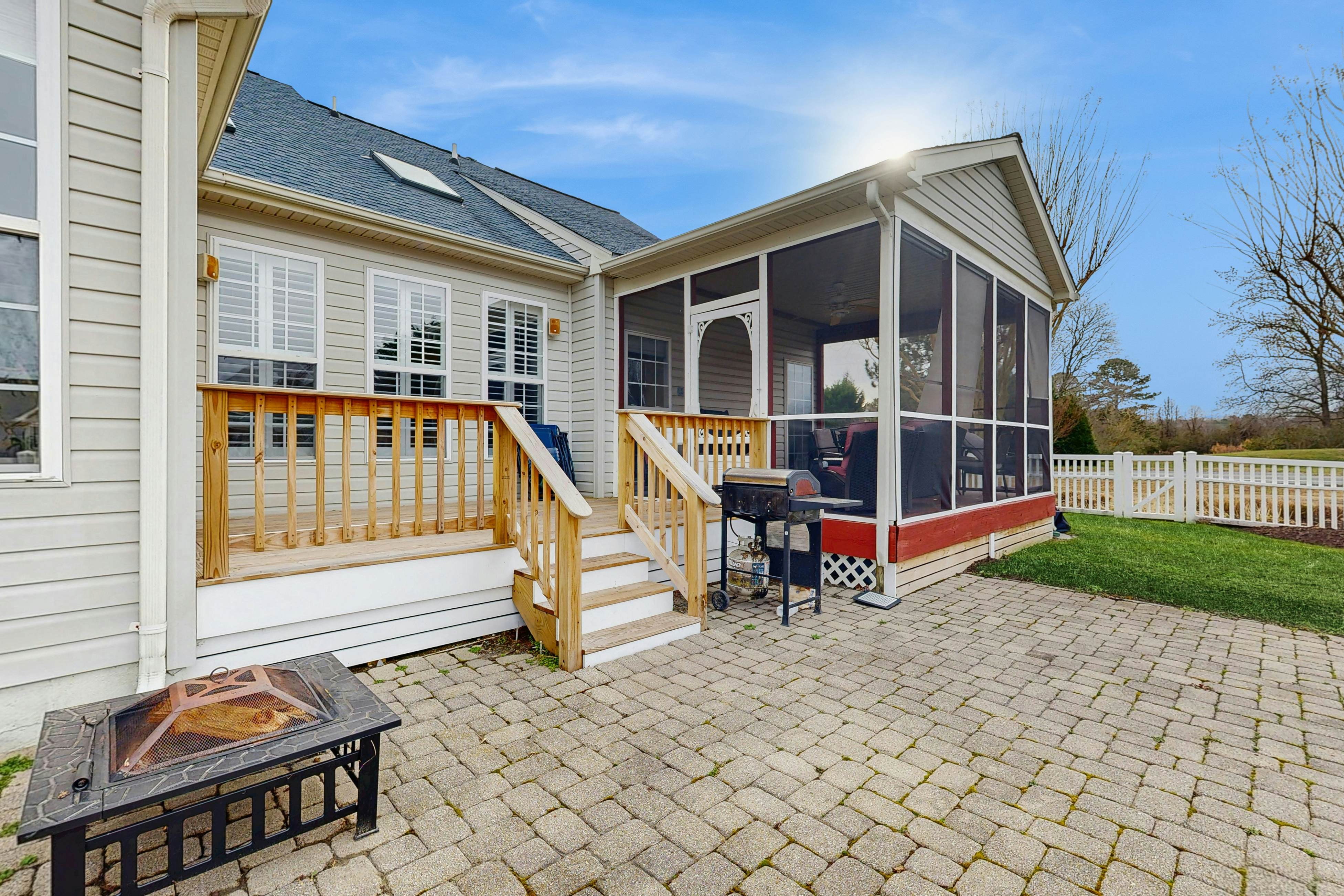 South Hampton - 33568 Water Mill Ln