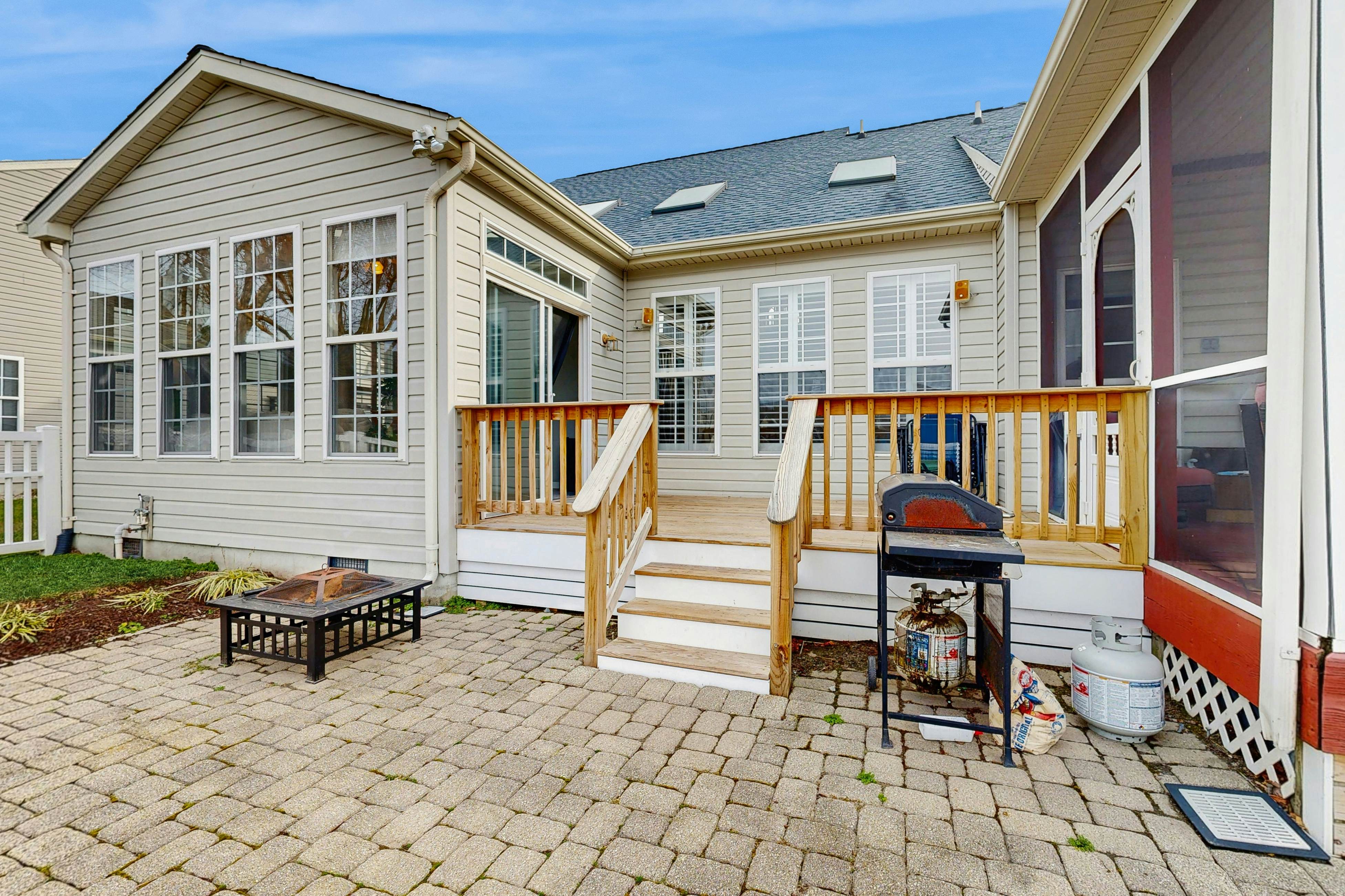 South Hampton - 33568 Water Mill Ln