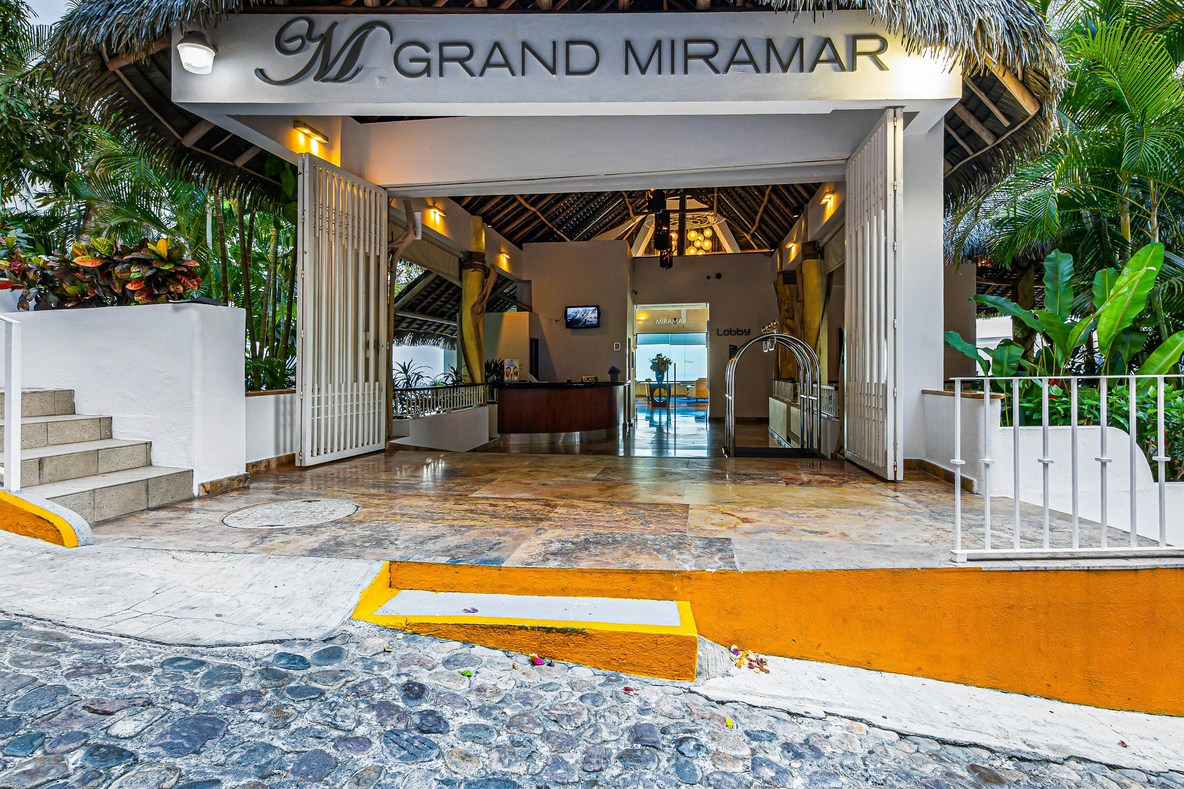 Grand Miramar B203