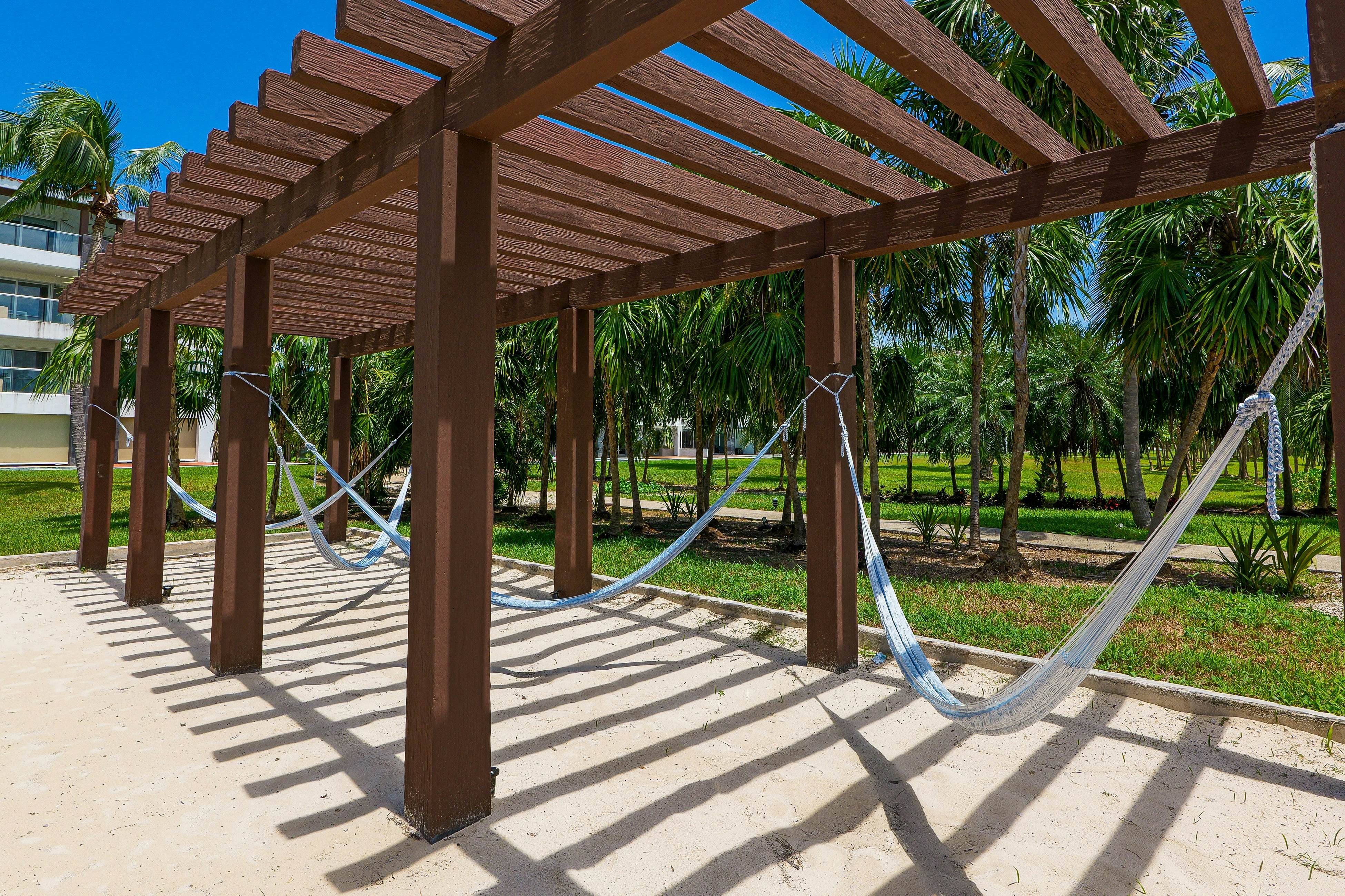 Coral Tide Escape Studio