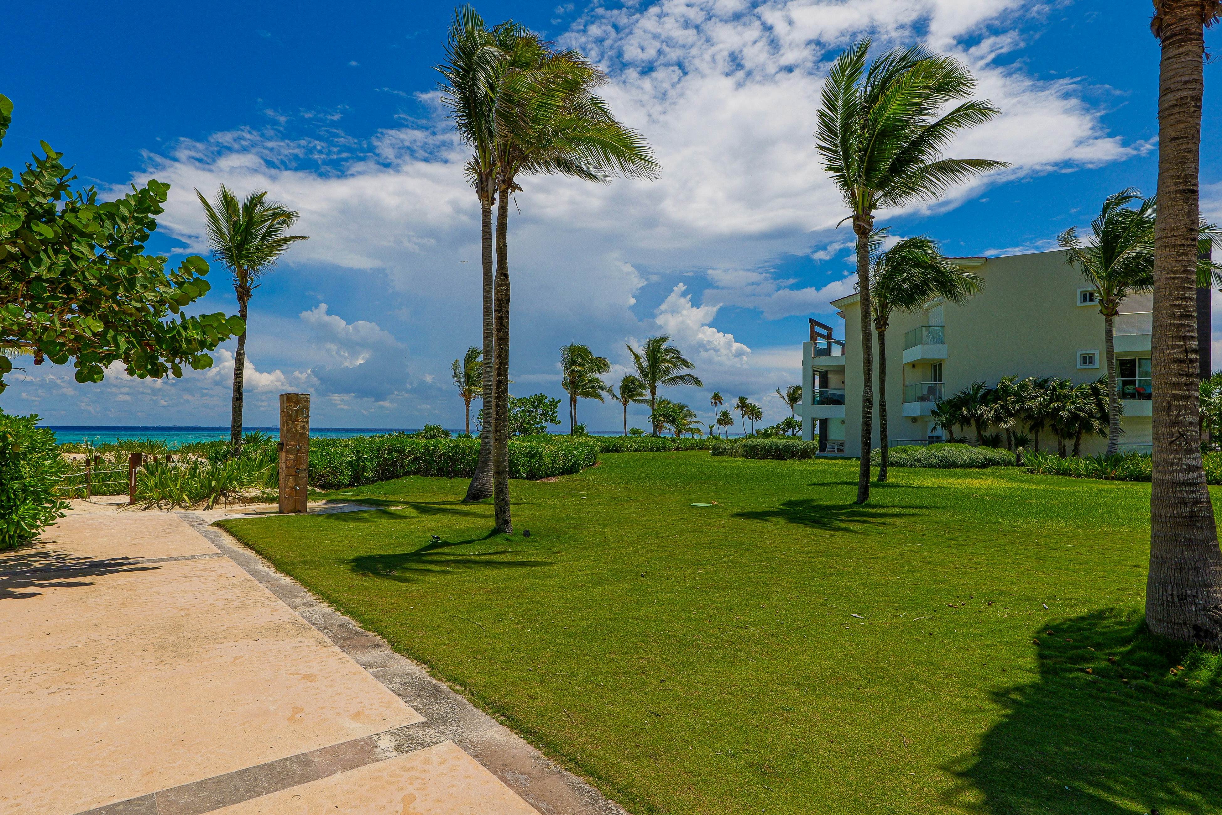 Coral Tide Escape Studio