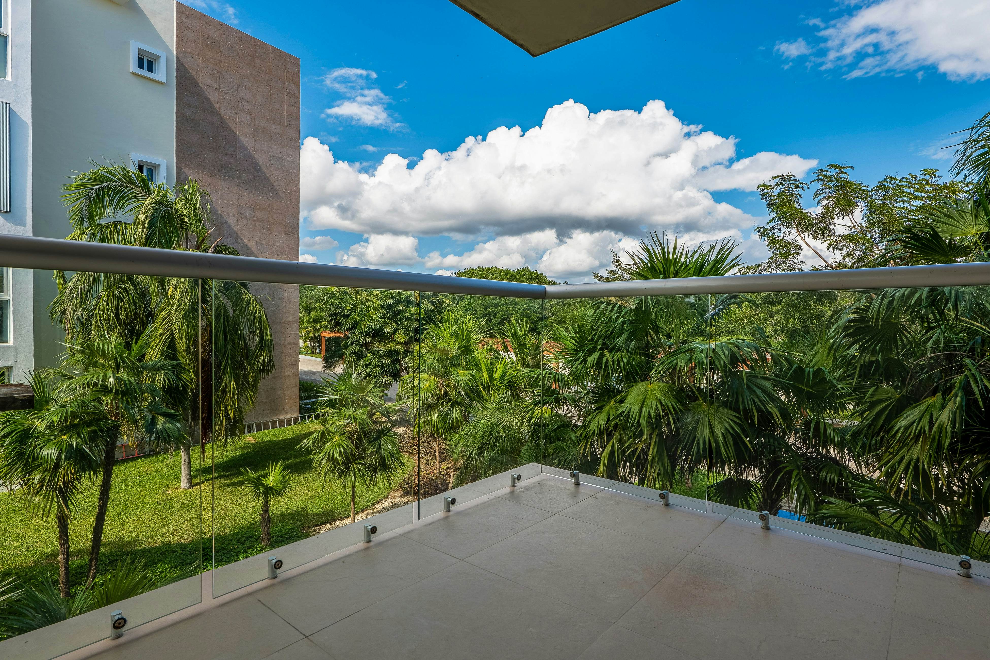 Coral Tide Escape Studio