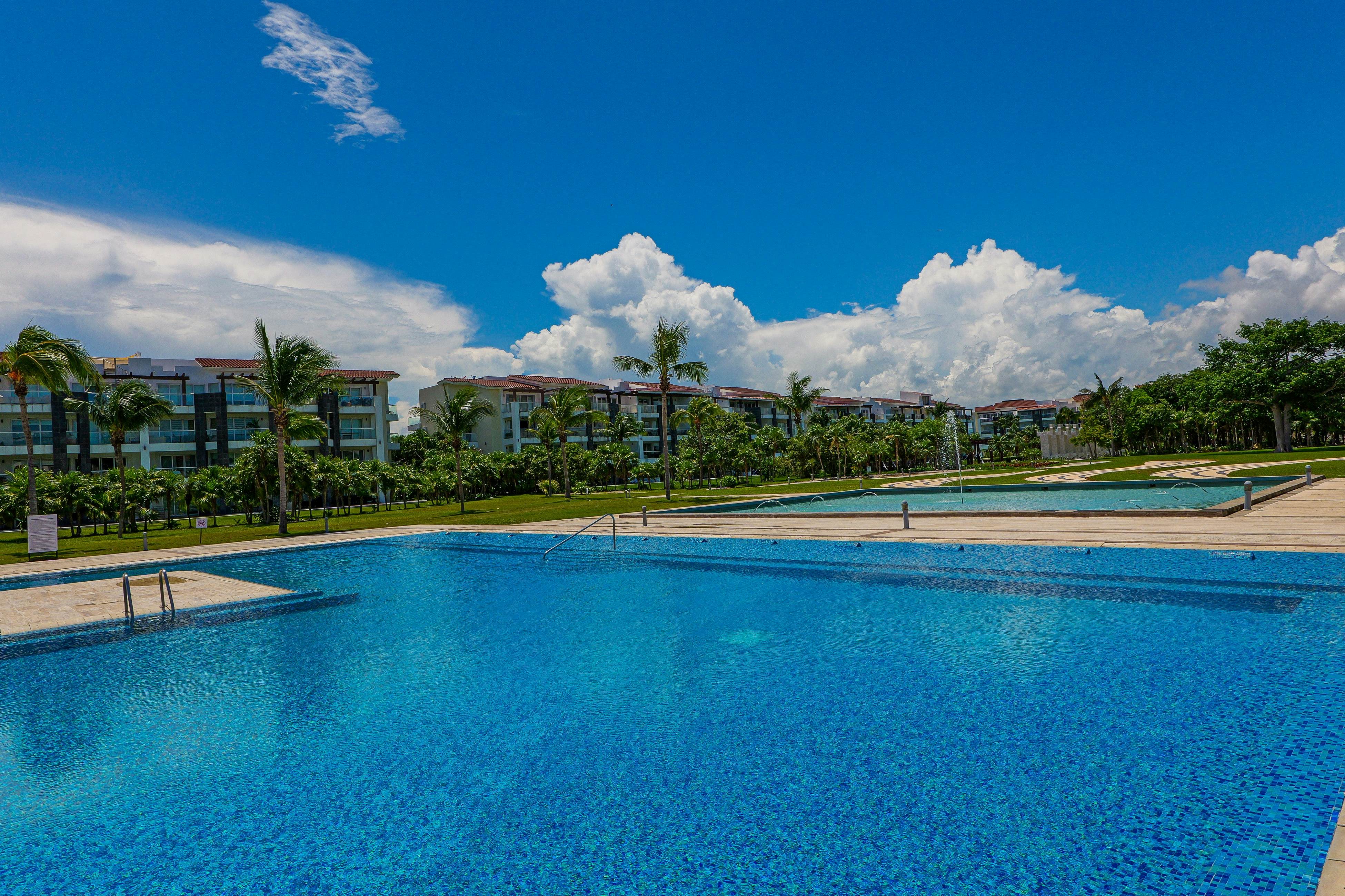 Coral Tide Escape Studio