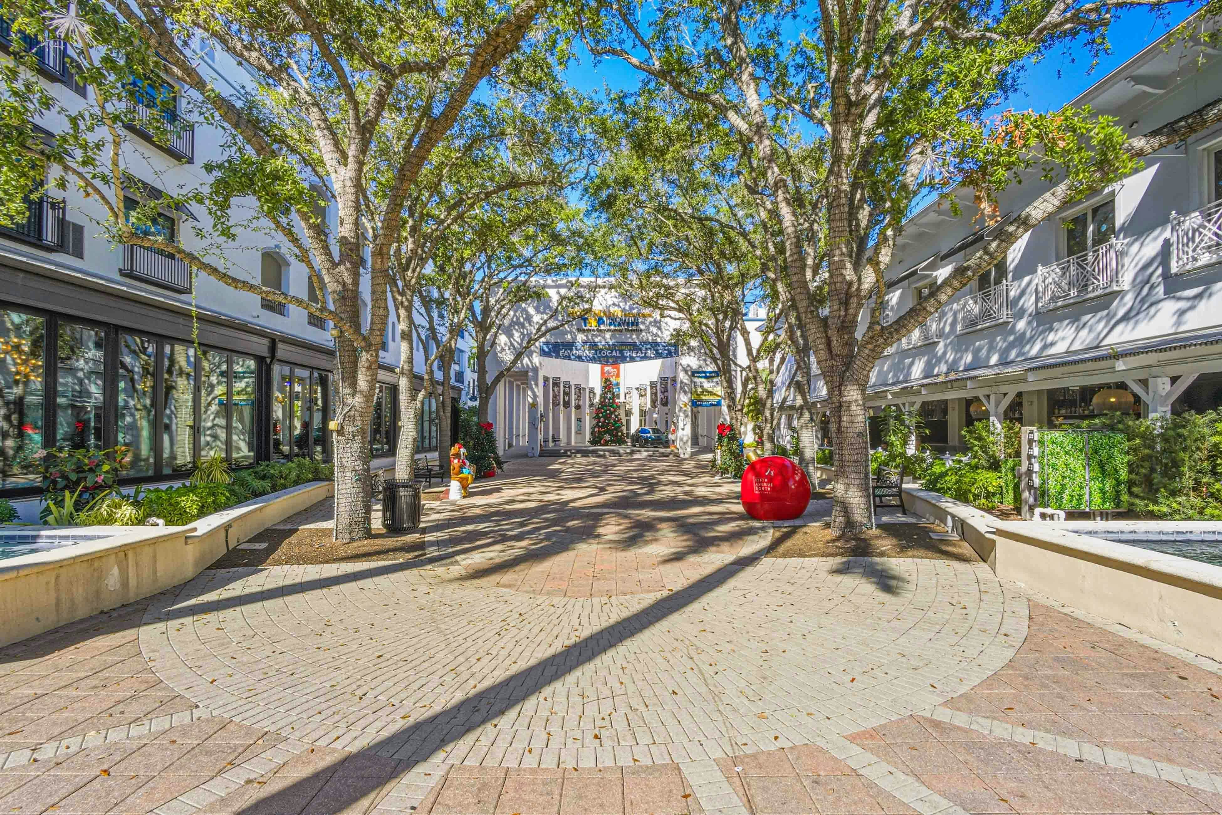 Falcons Glen at Lely Resort