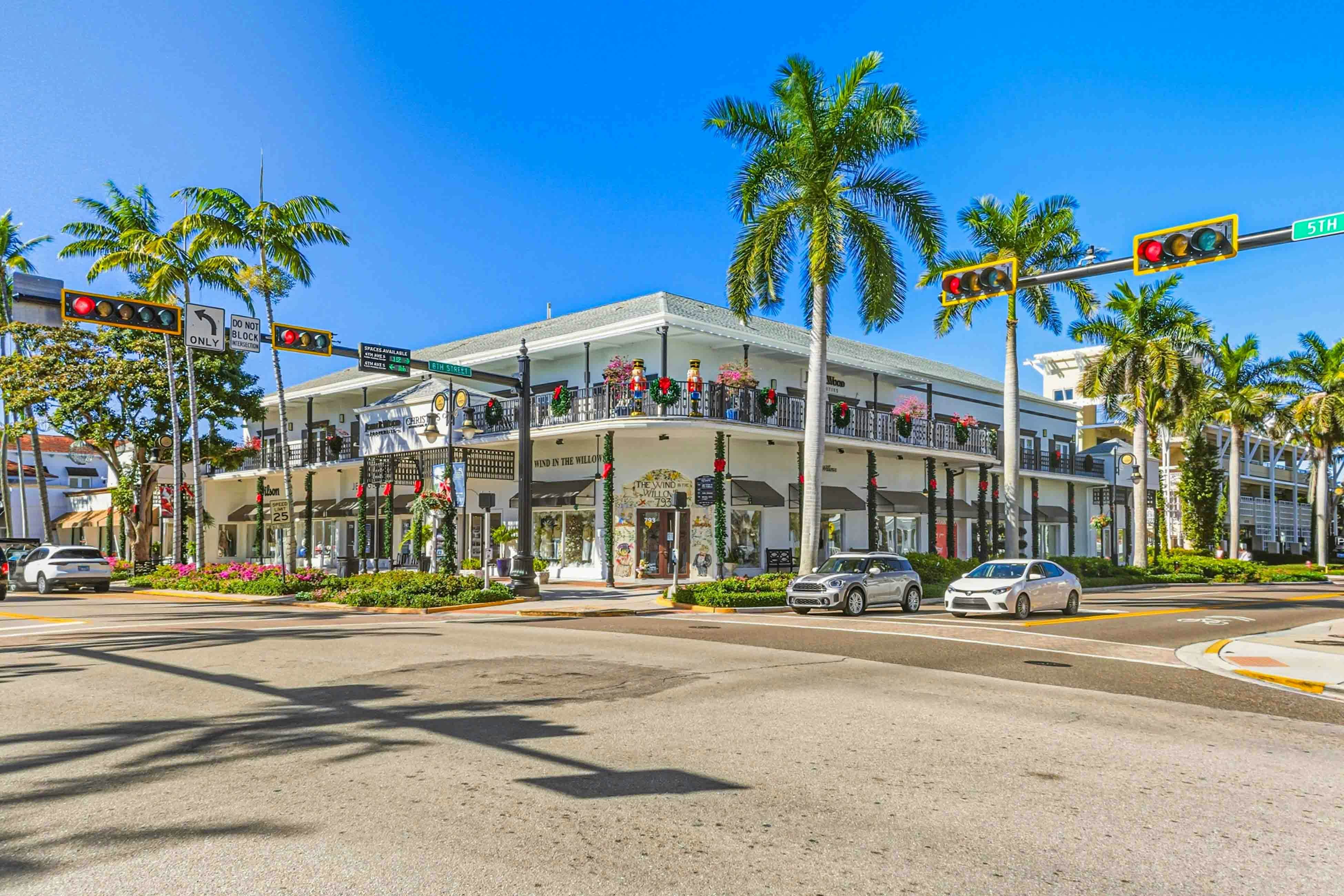 Falcons Glen at Lely Resort