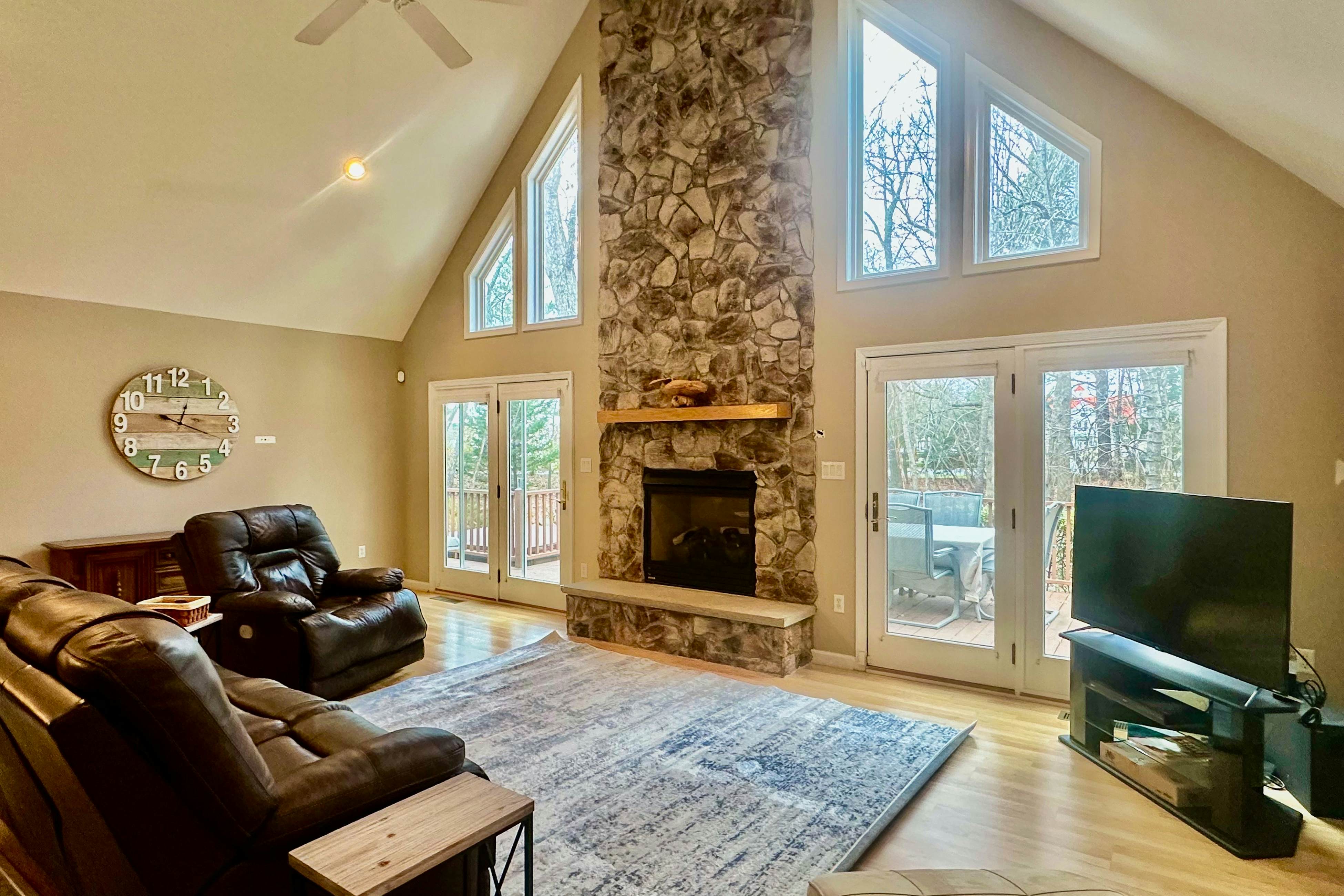 Salt Pond - 702 Fox Tail Dr