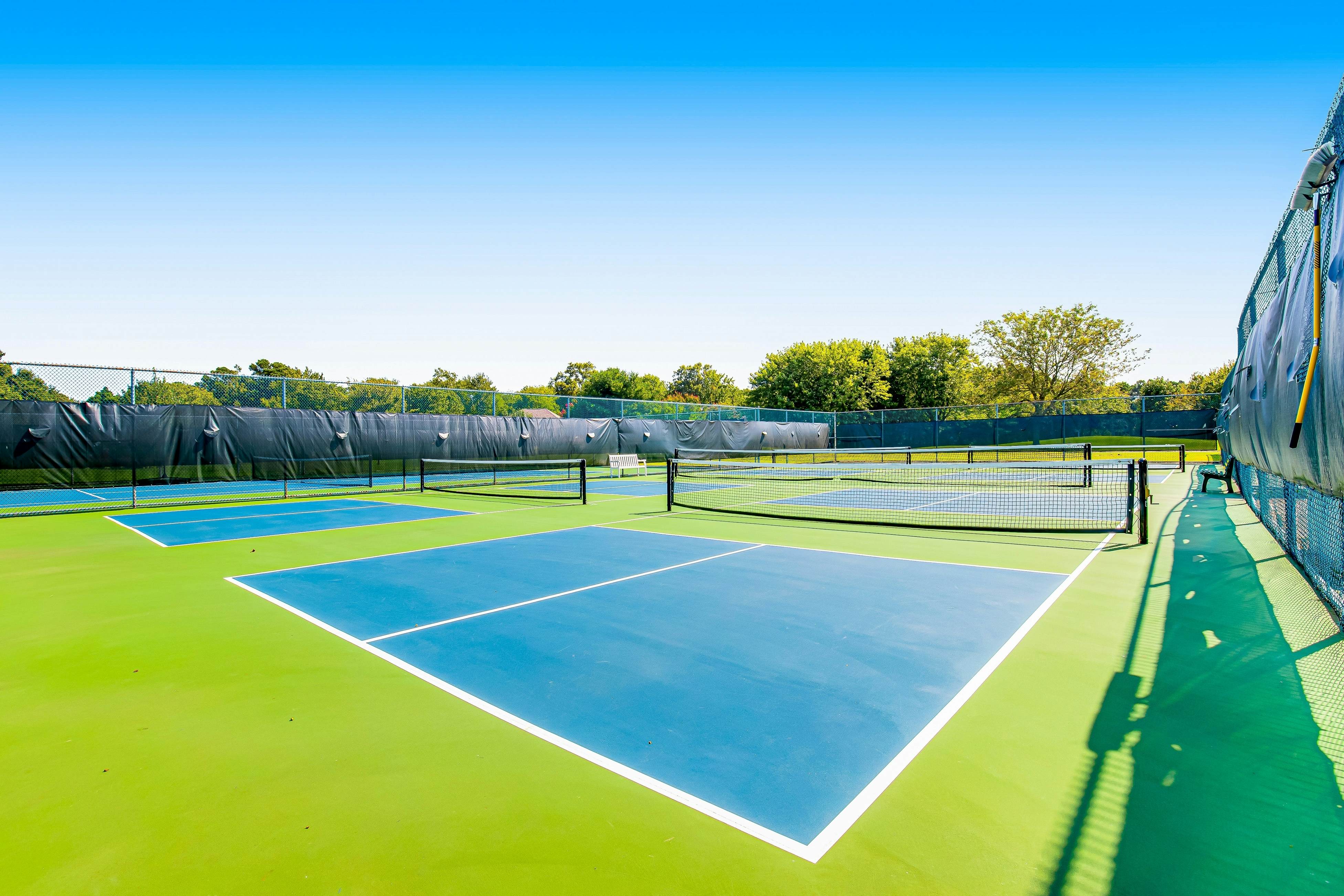 Salt Pond - 702 Fox Tail Dr