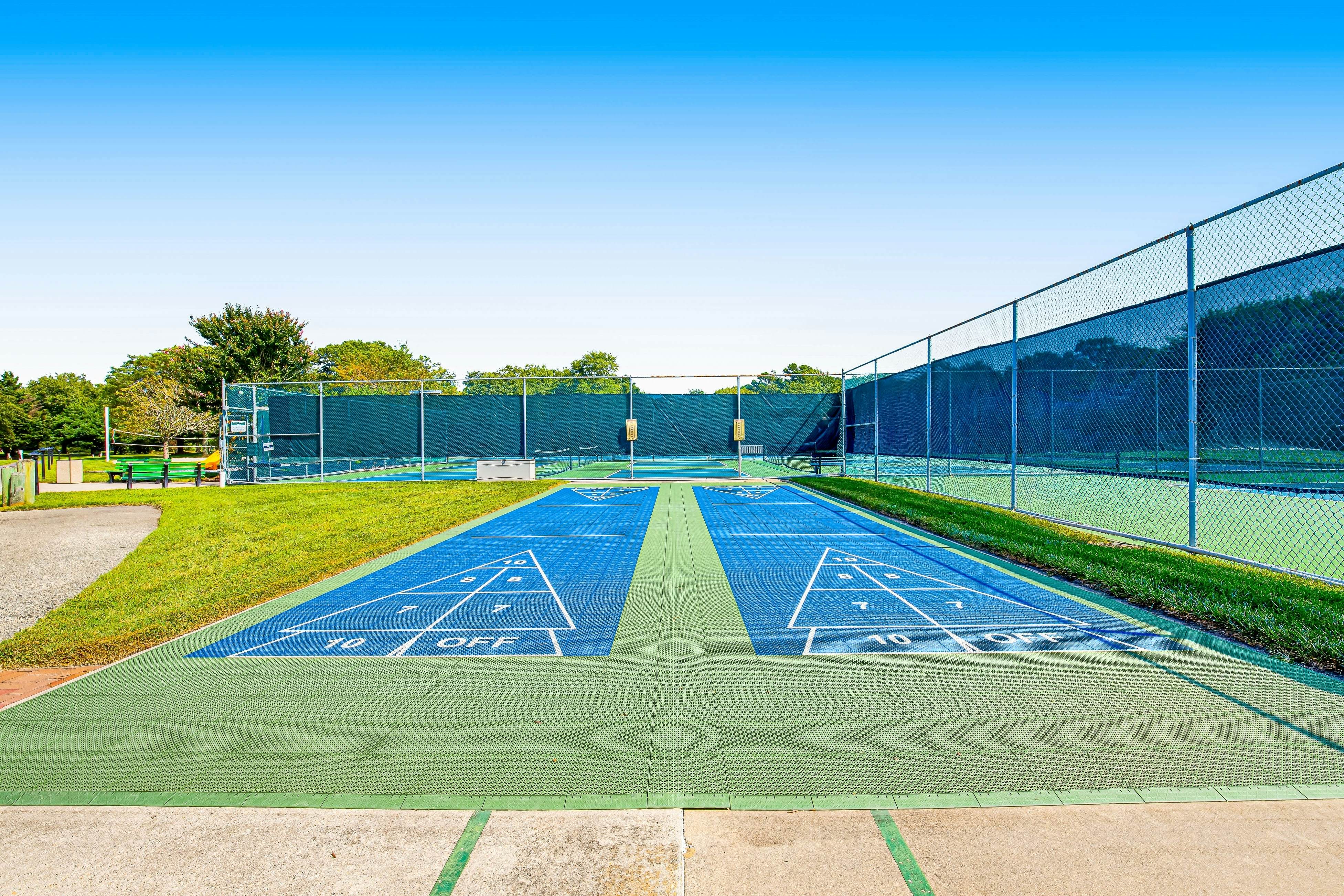 Salt Pond - 702 Fox Tail Dr