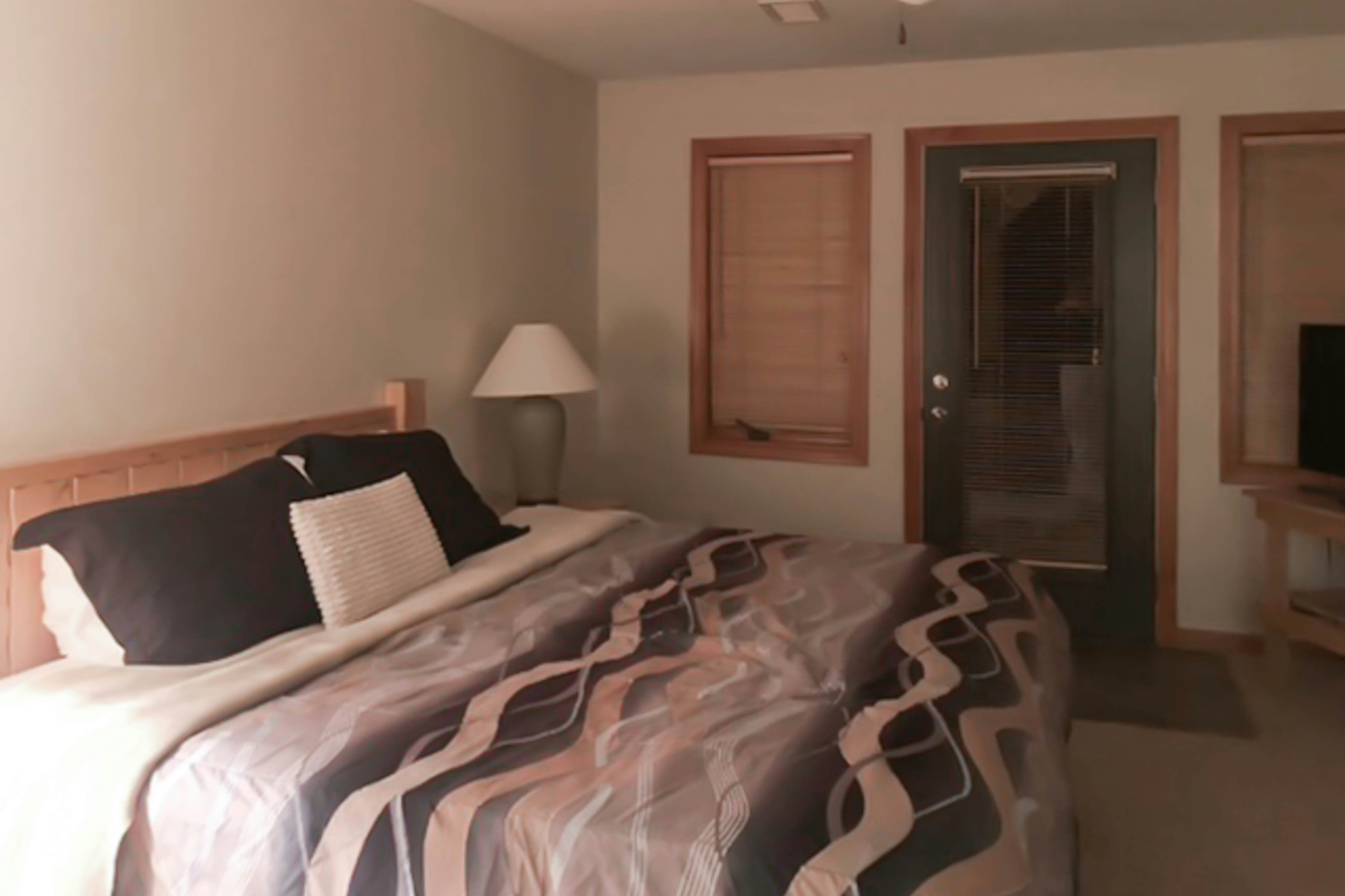 Sunset Condominiums: Golf View