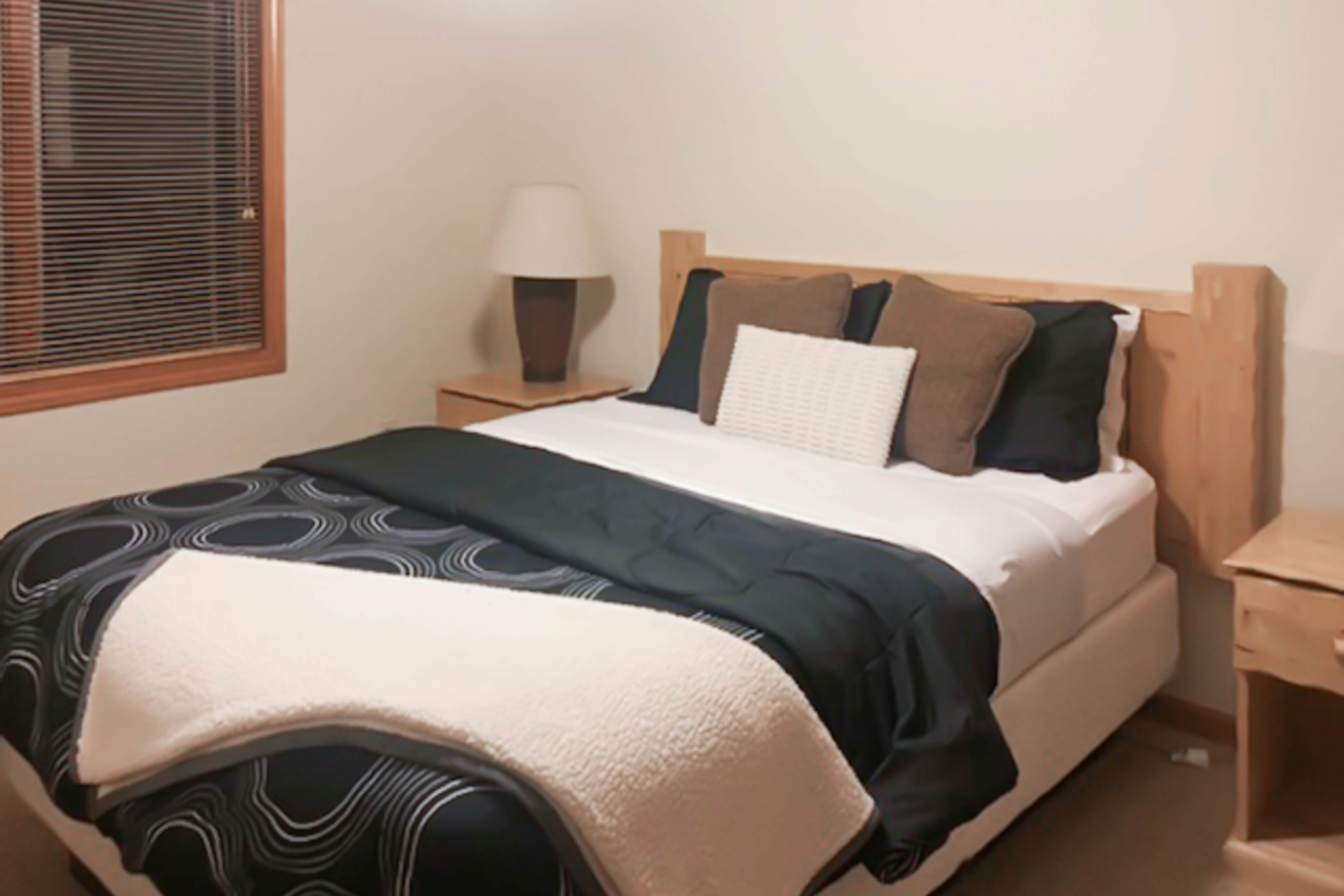 Sunset Condominiums: Golf View