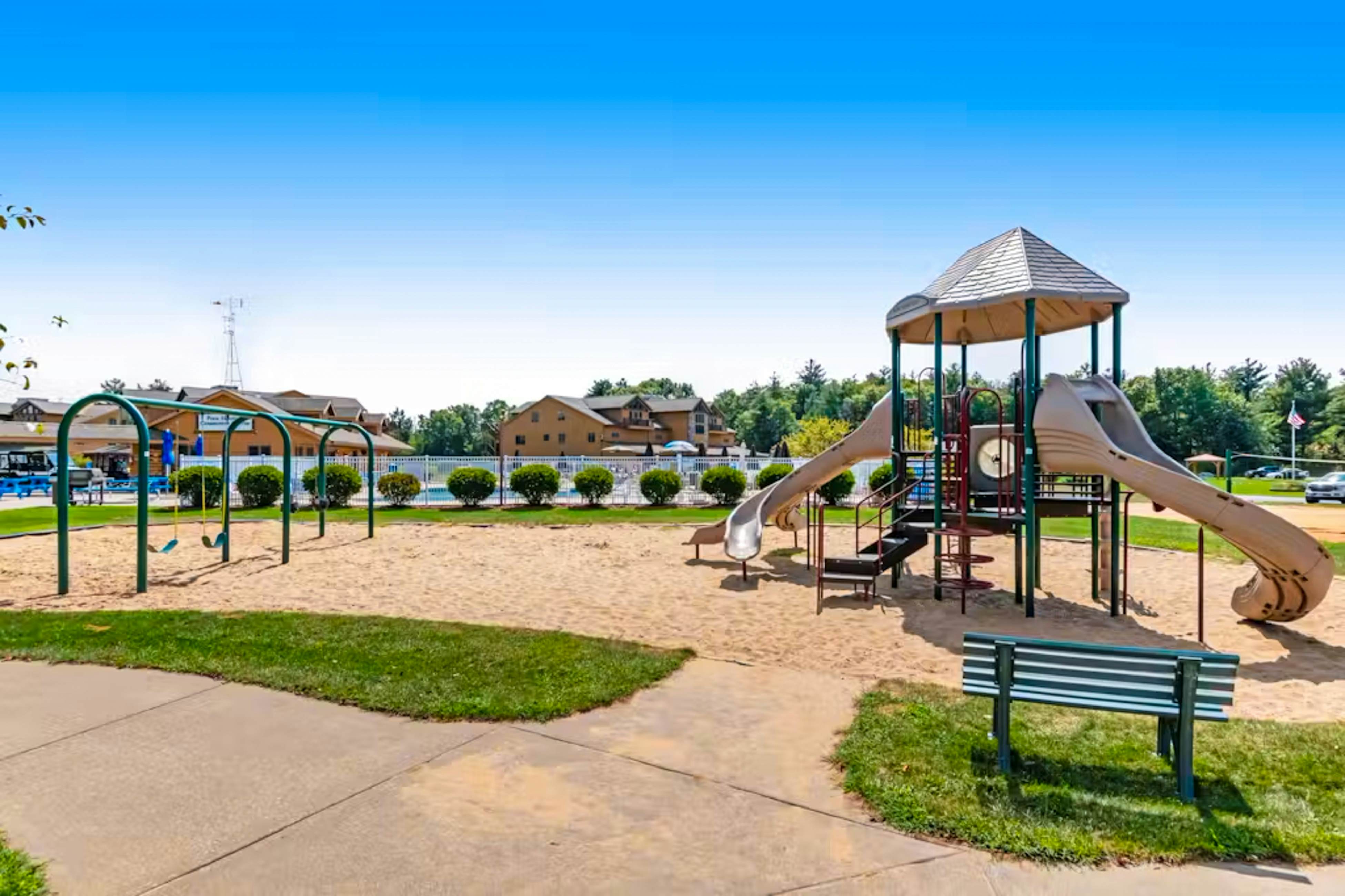 Sunset Condominiums: Golf View