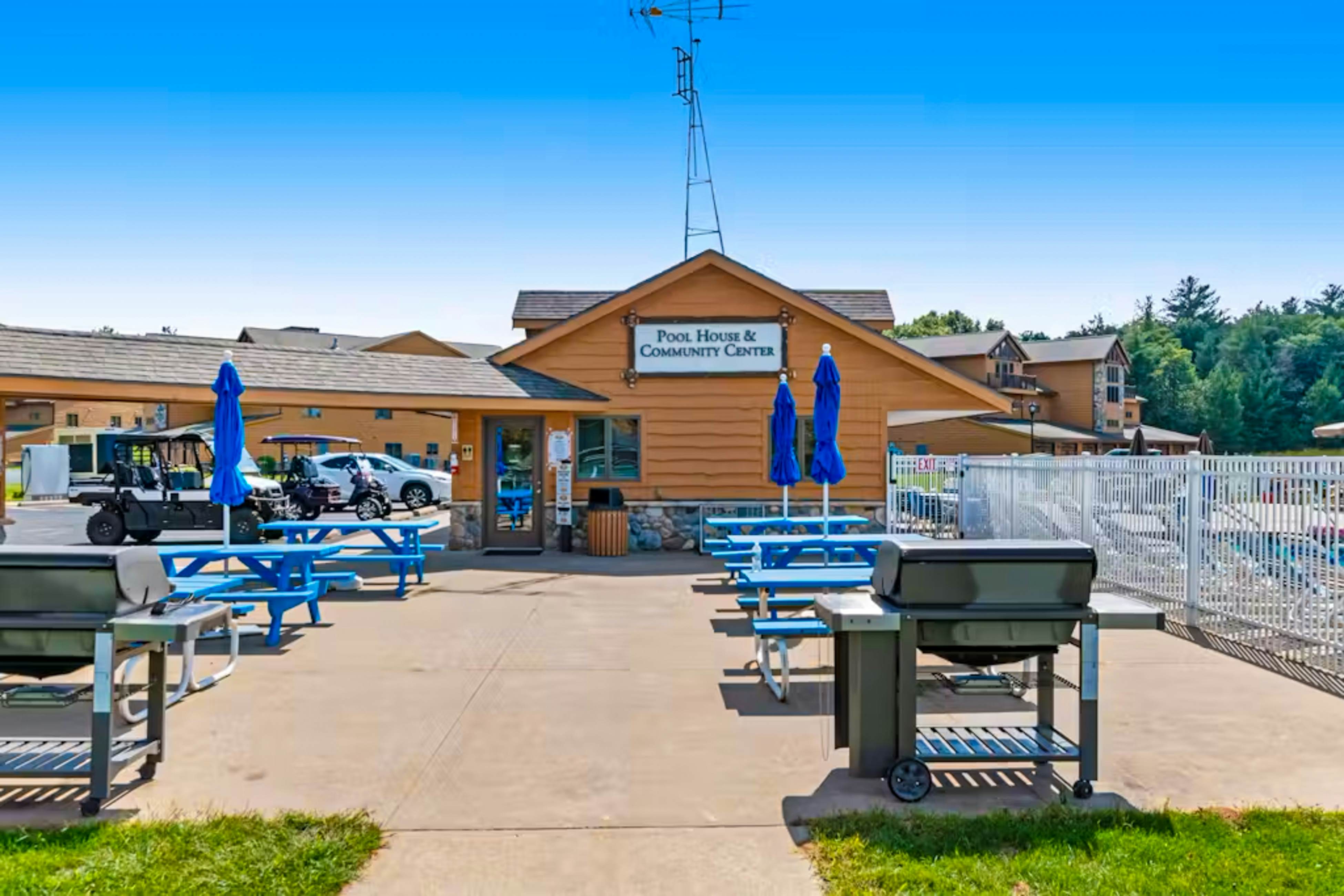 Sunset Condominiums: Golf View