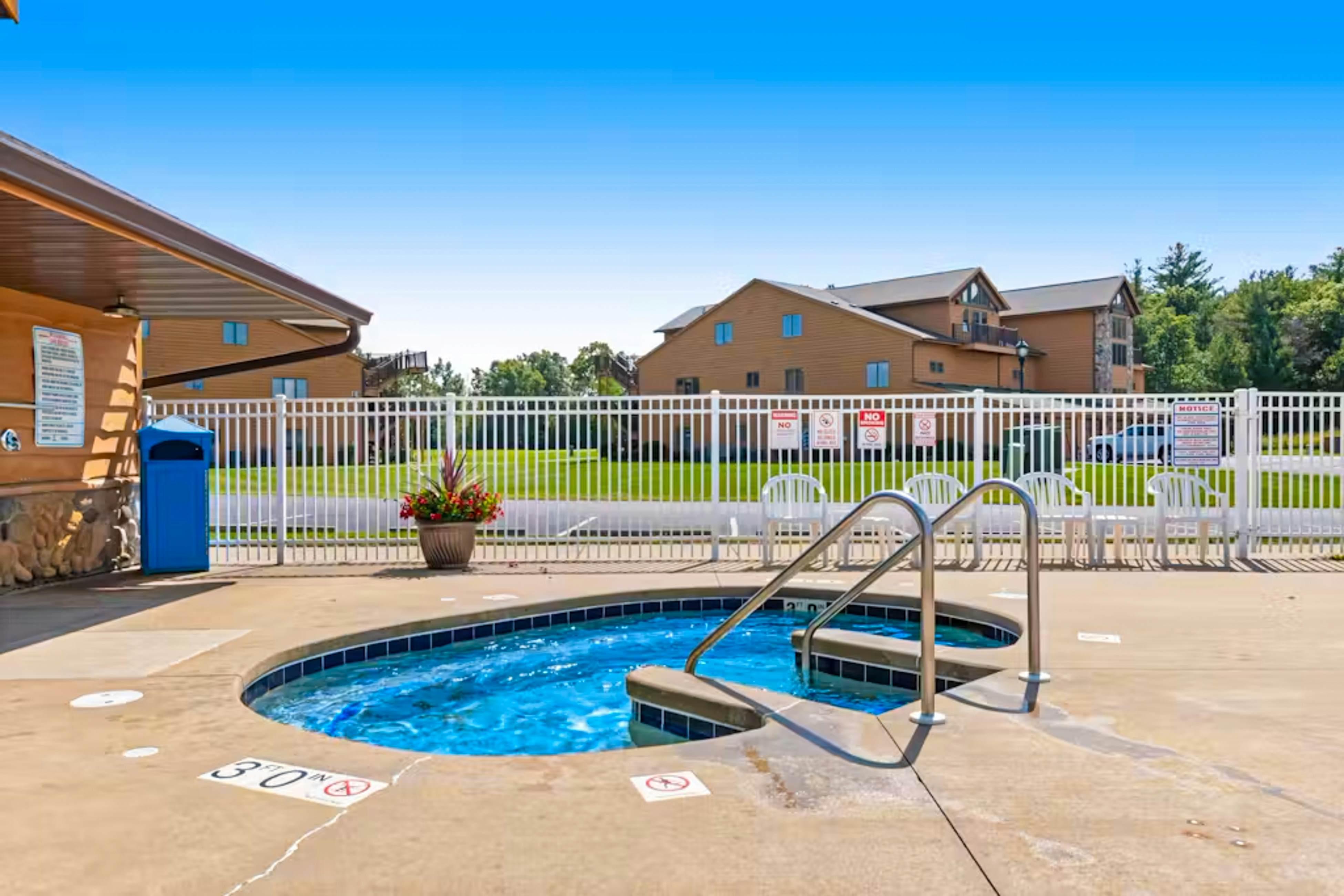 Sunset Condominiums: Golf View