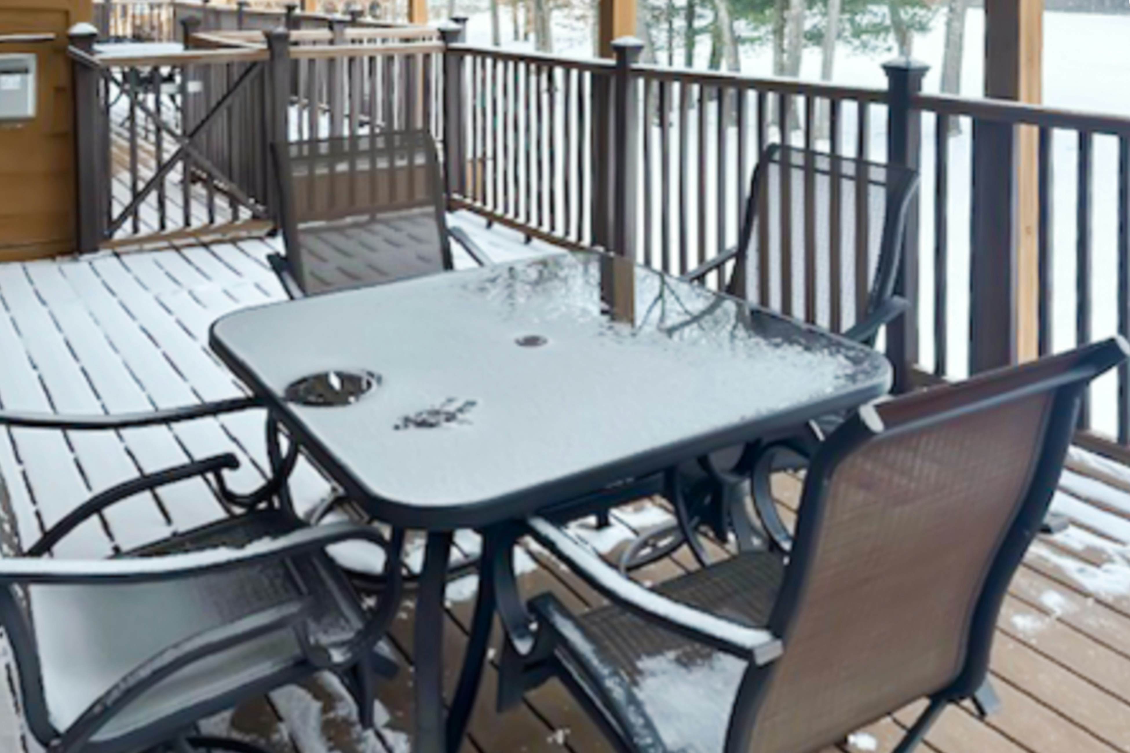 Sunset Condominiums: Golf View