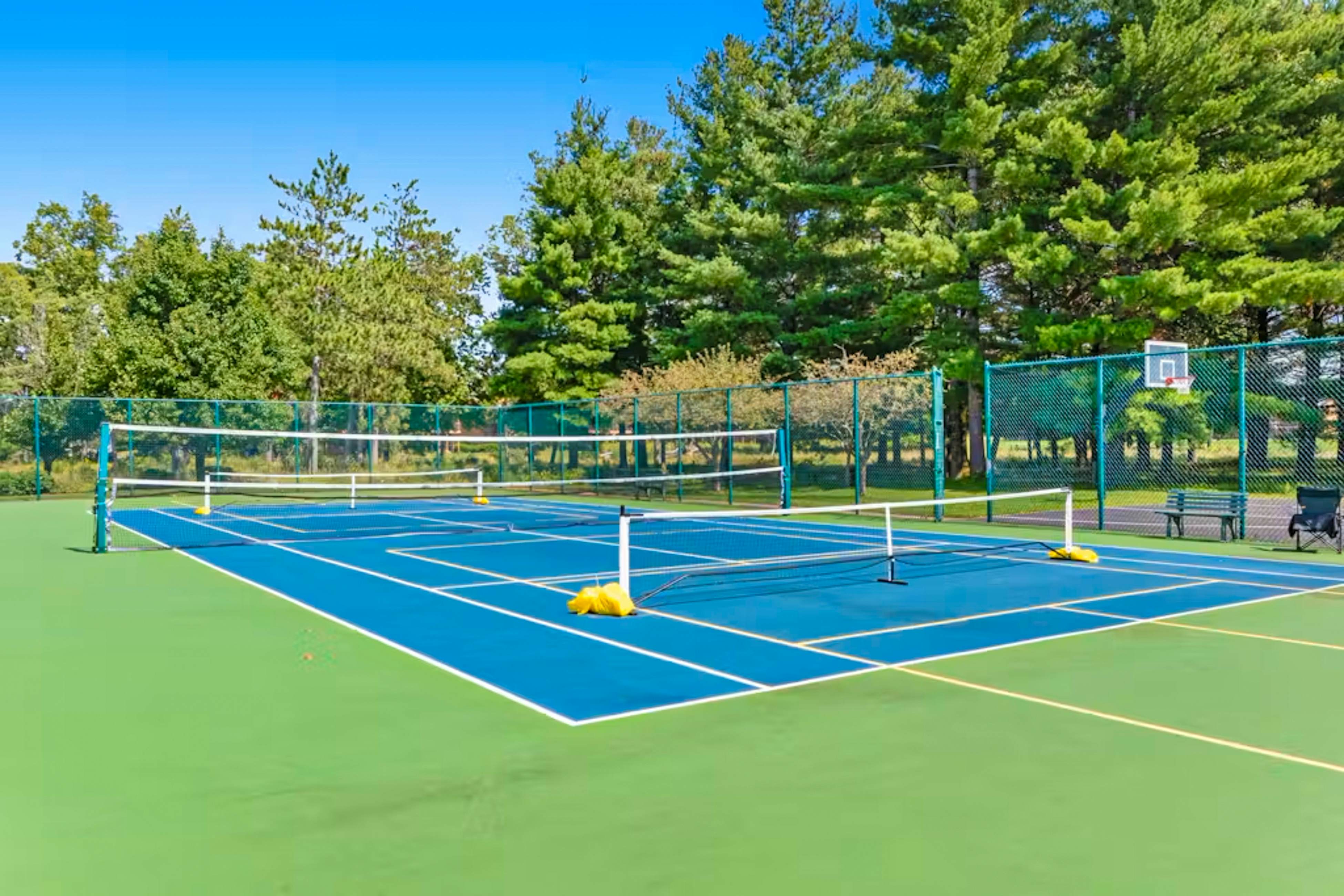 Sunset Condominiums: Golf View