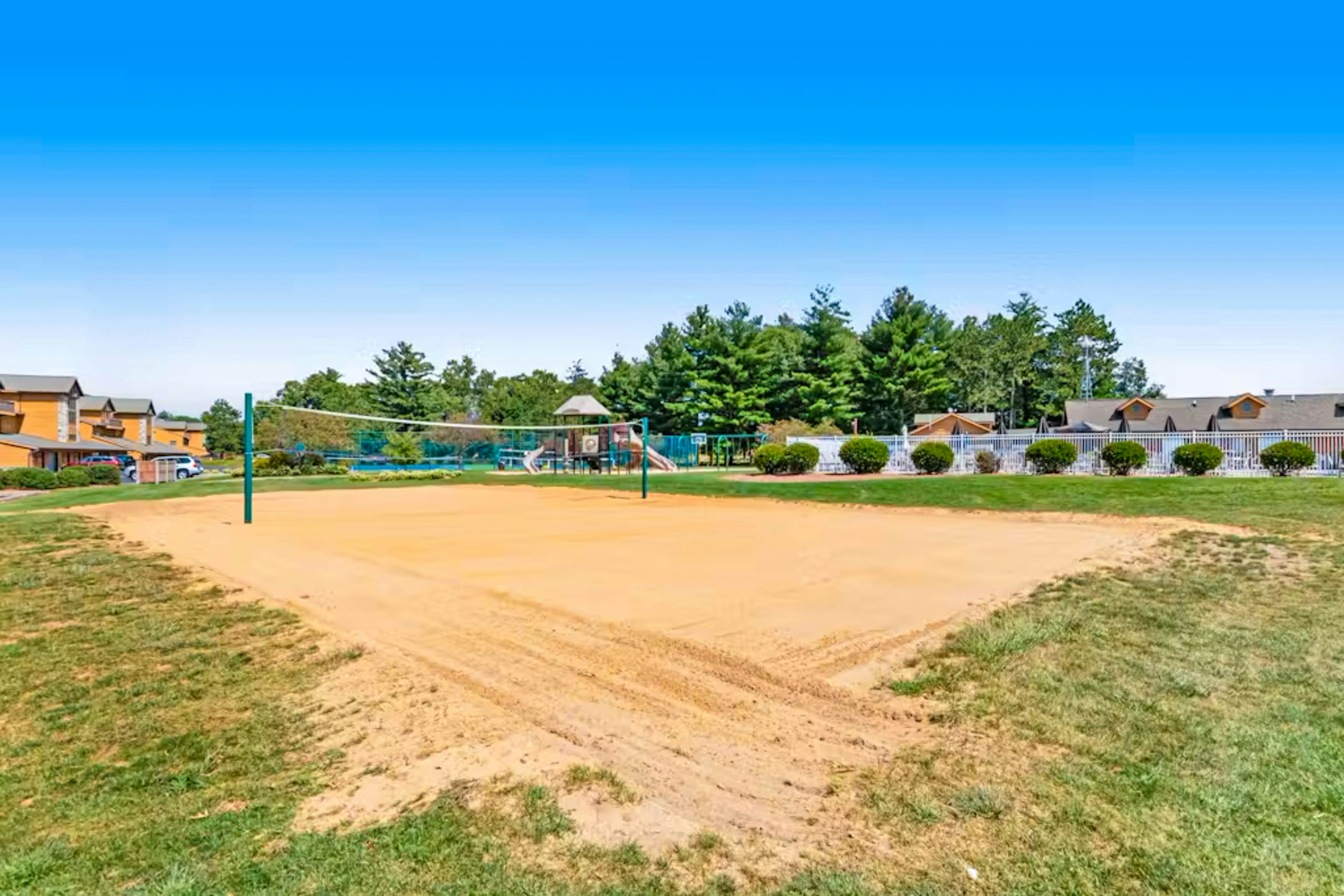 Sunset Condominiums: Golf View