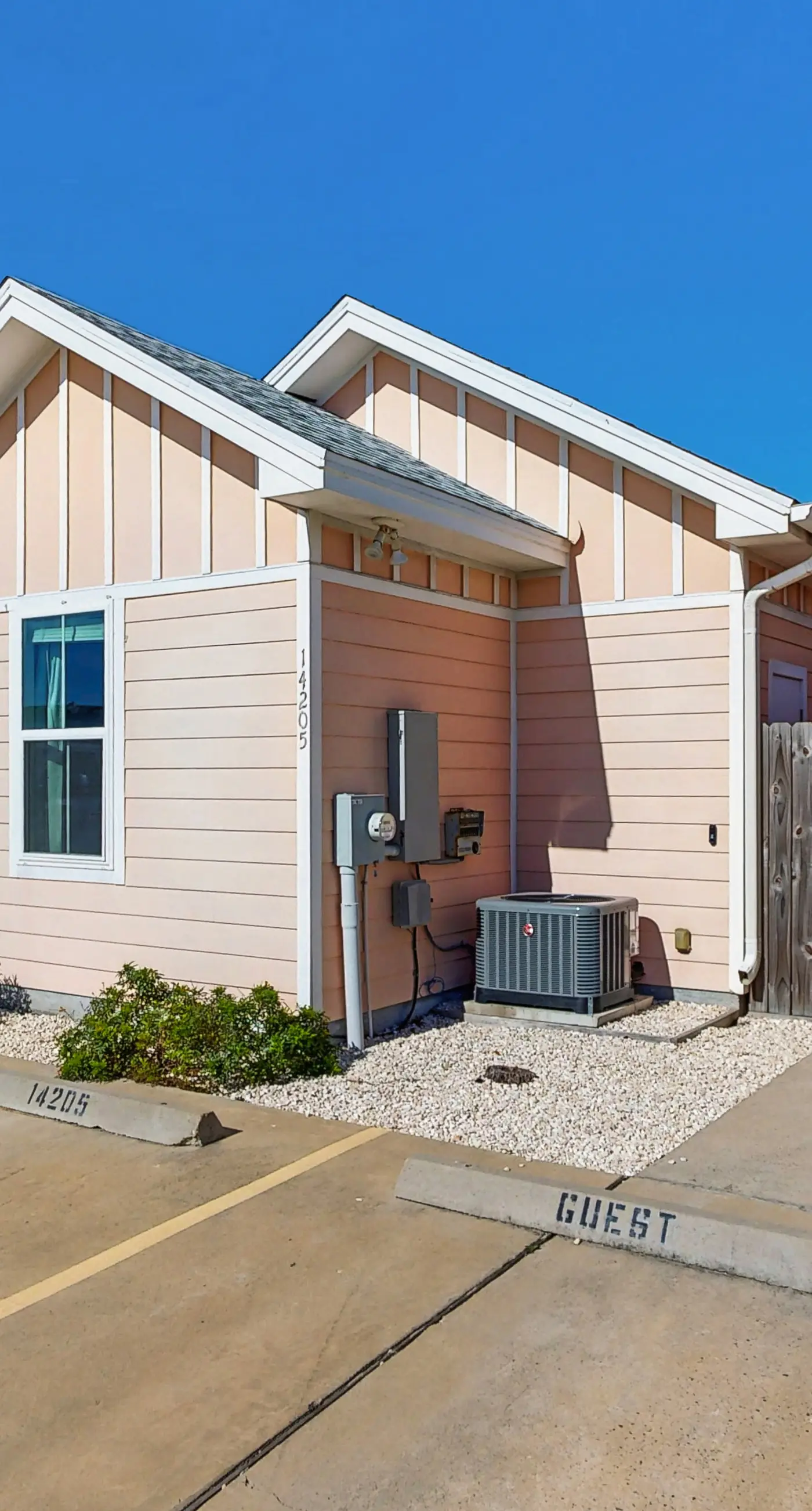 Anegada Village - Dreamcatcher