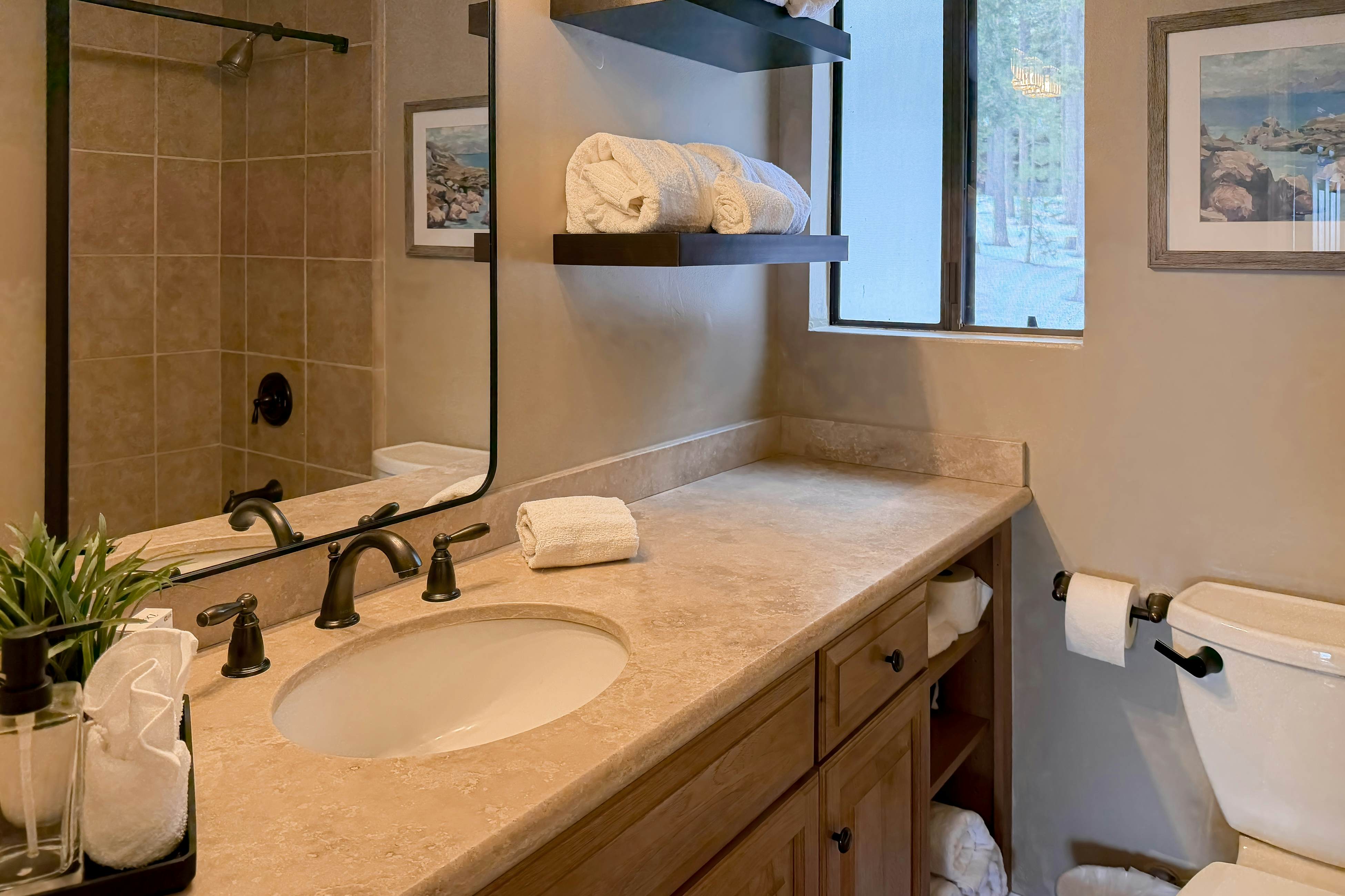 Spectacular Lake Views