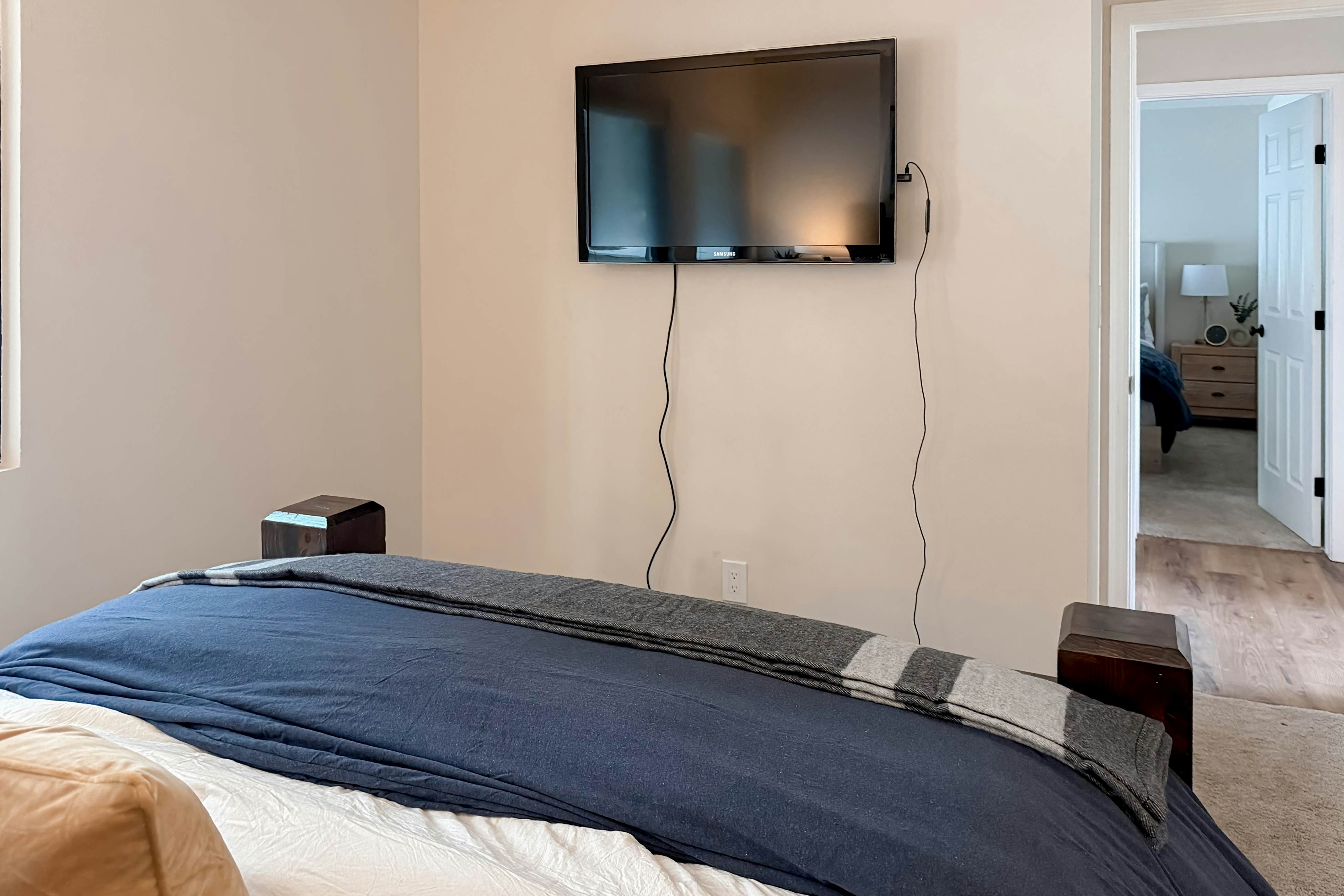 Spectacular Lake Views