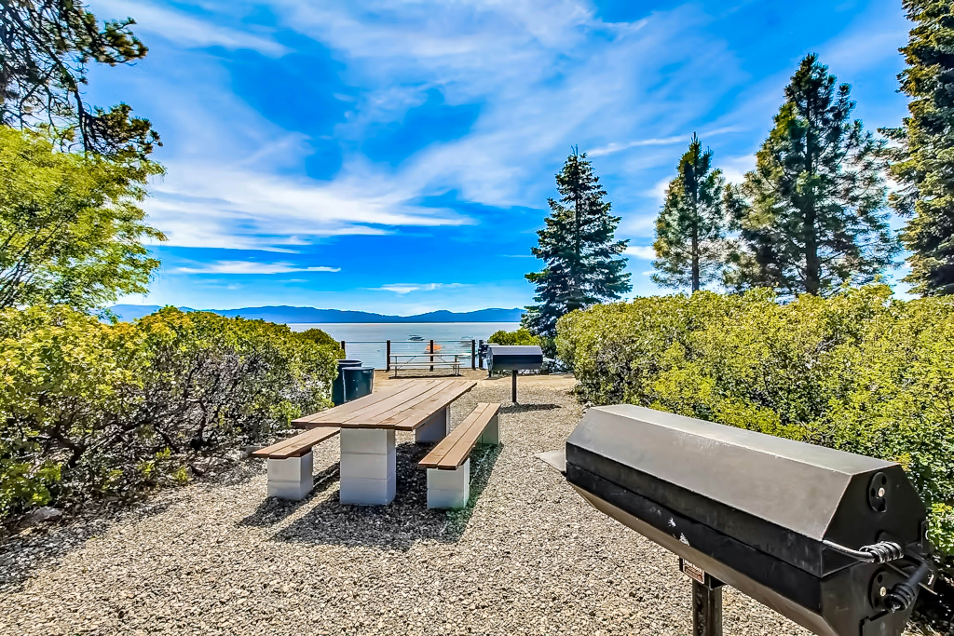 Spectacular Lake Views