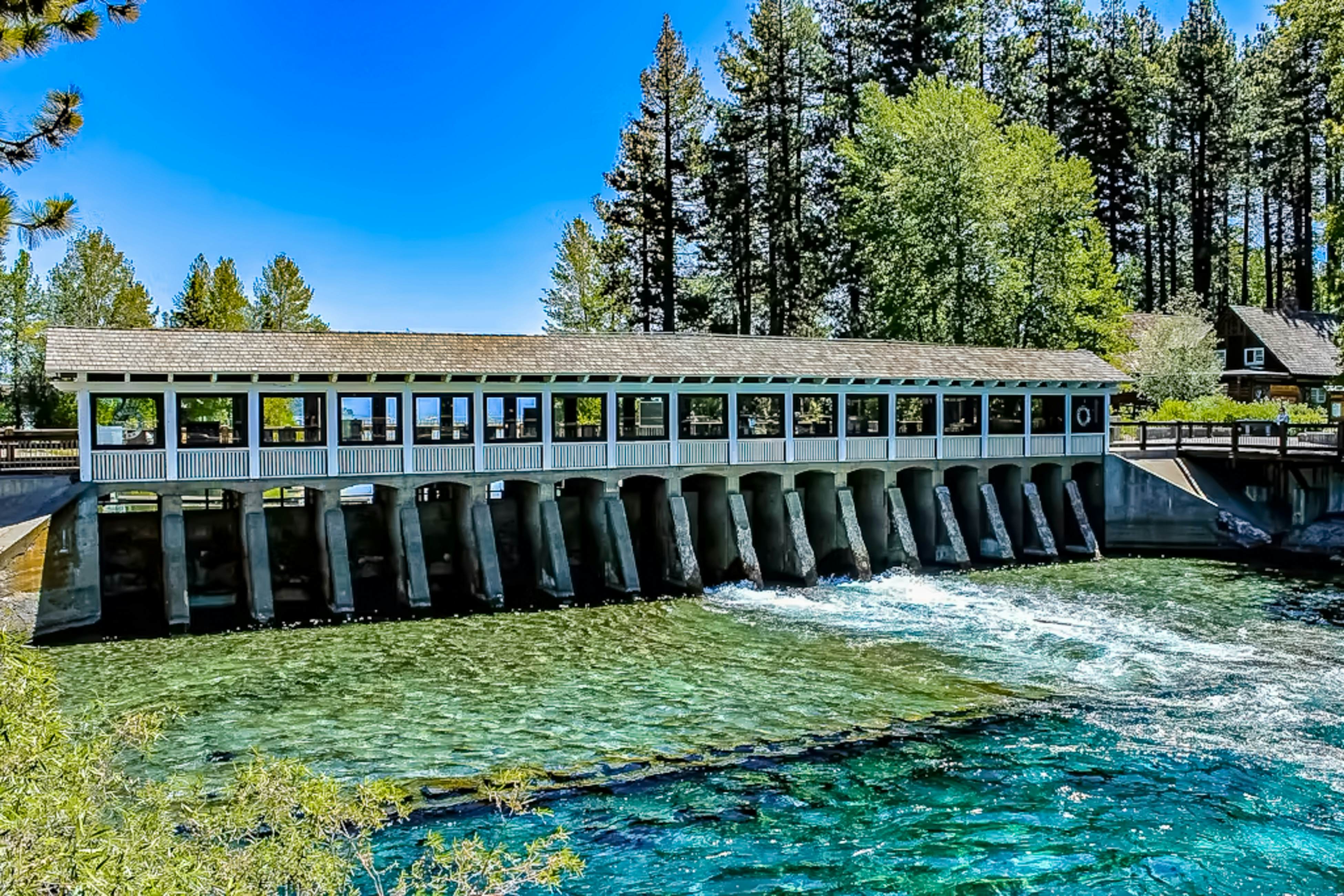 Spectacular Lake Views