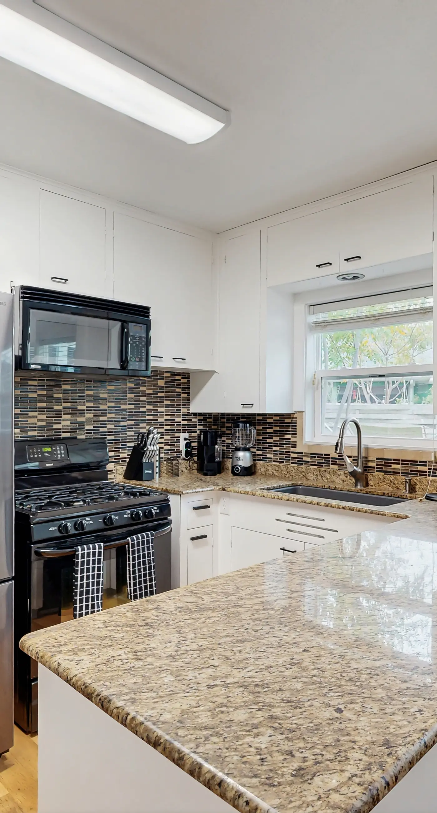 The Lazy Oak Retreat