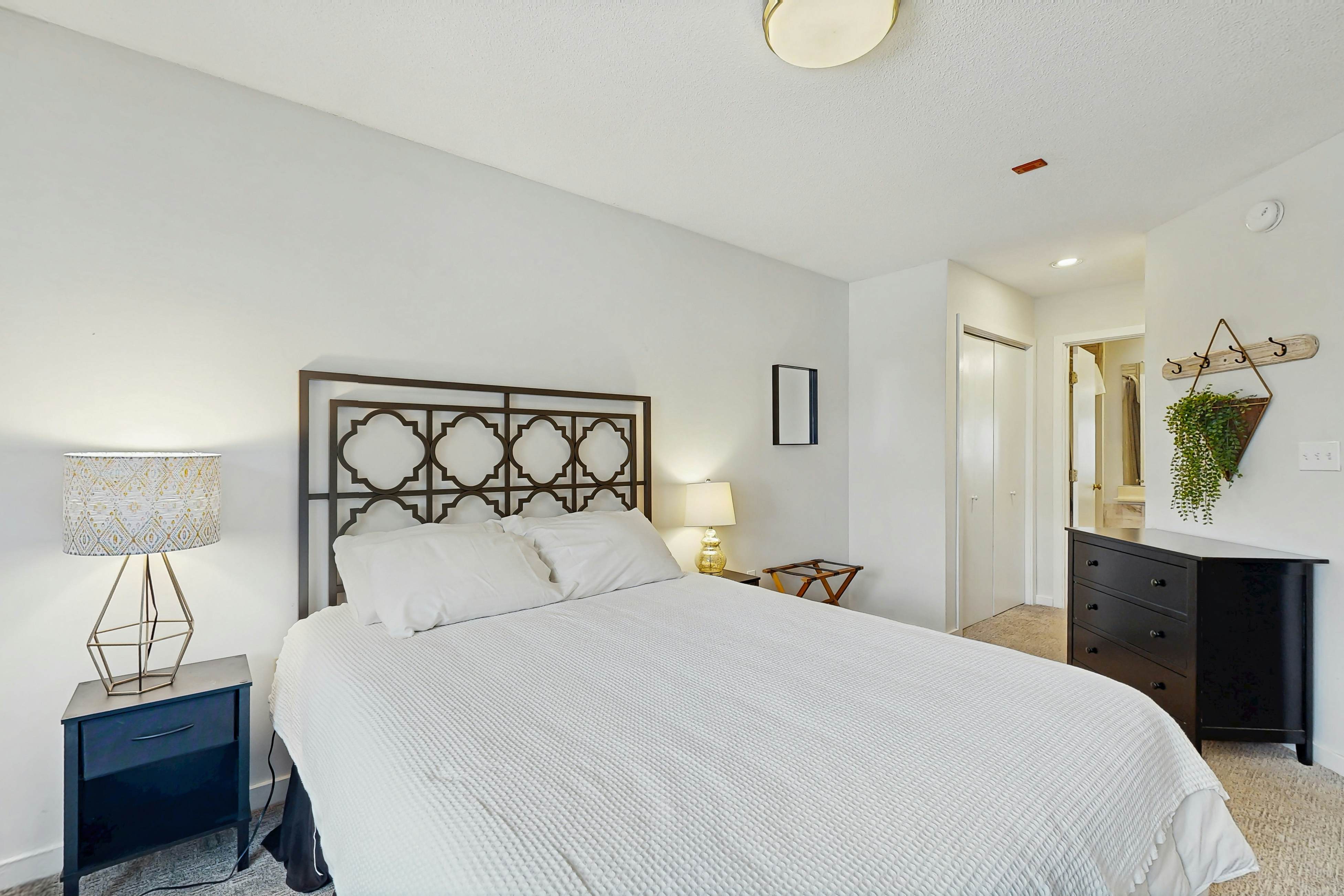 Cozy Mountain Base Retreat