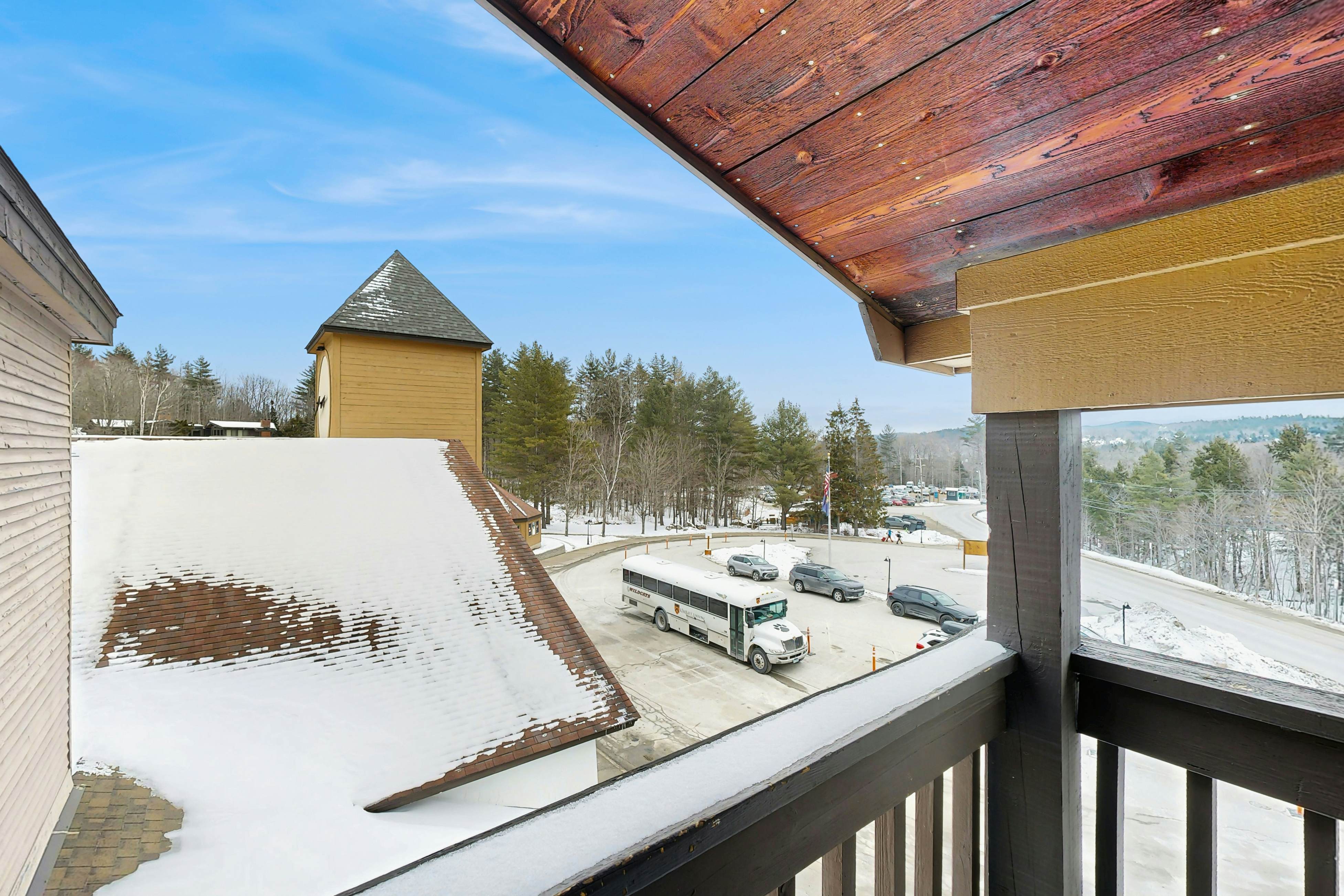 Cozy Mountain Base Retreat