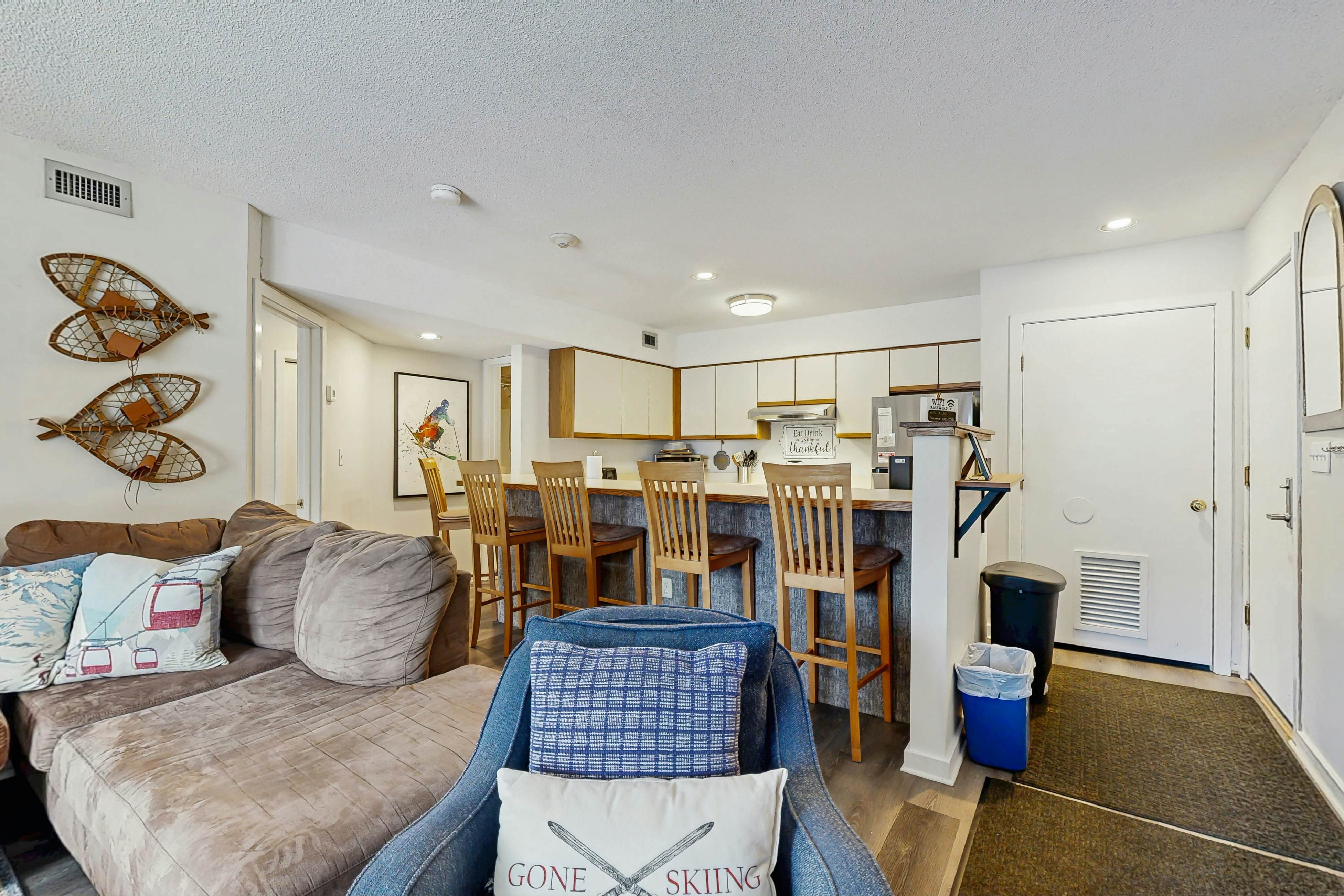 Cozy Mountain Base Retreat